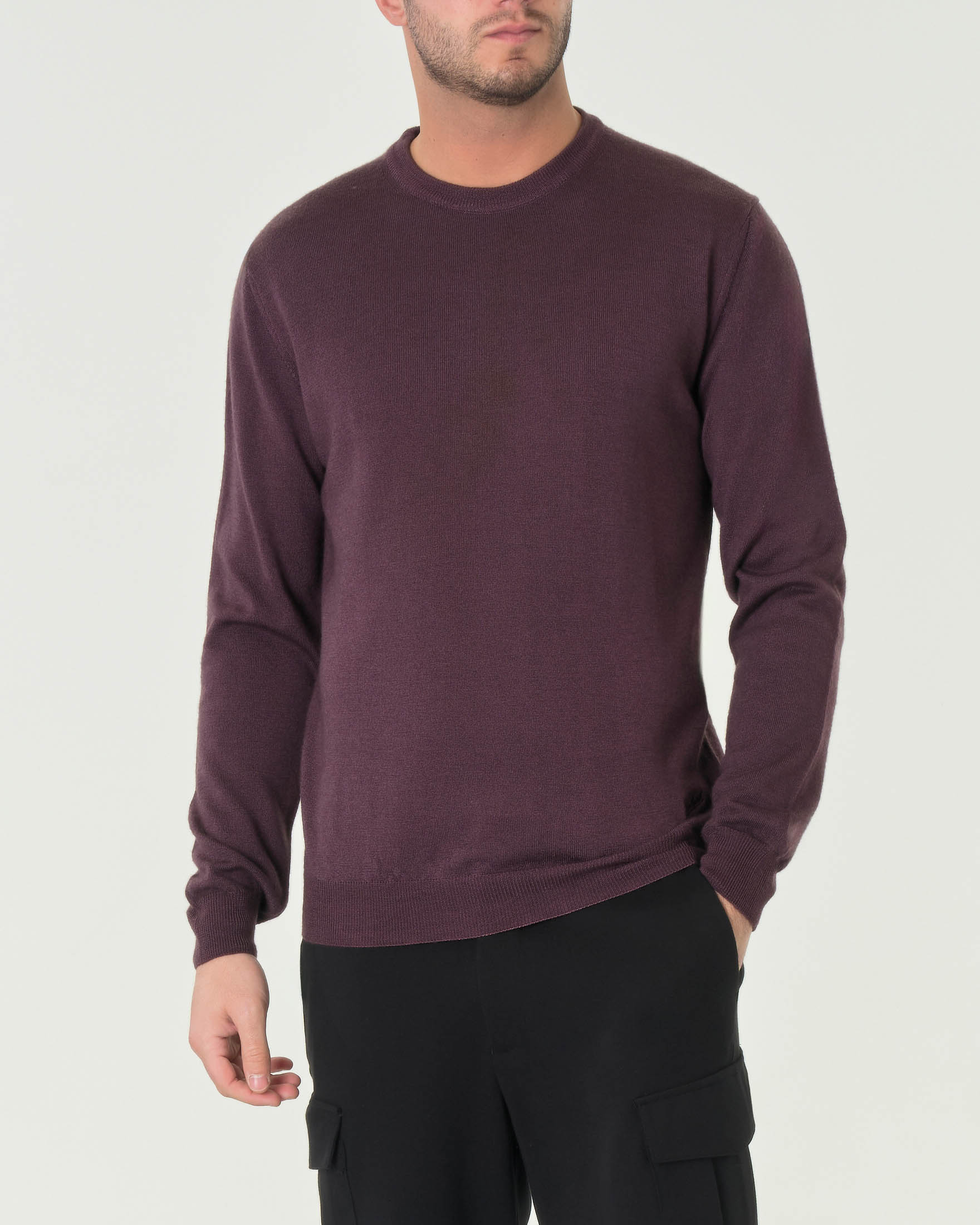 Maglia girocollo bordeaux in pura lana merino con logo ricamato in tono sul fondo