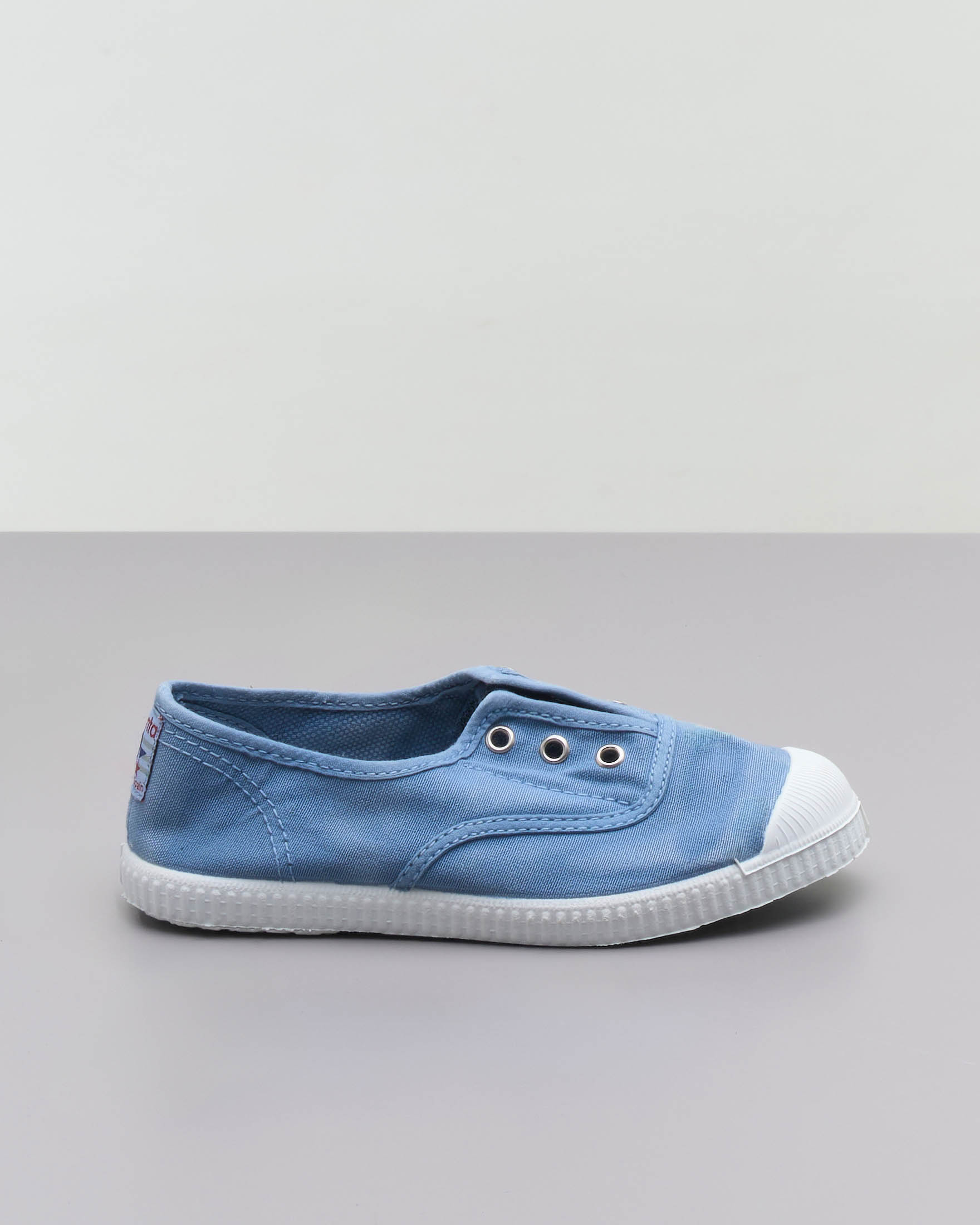 Sneakers slip-on blu denim senza lacci in canvas di cotone effetto stone washed
