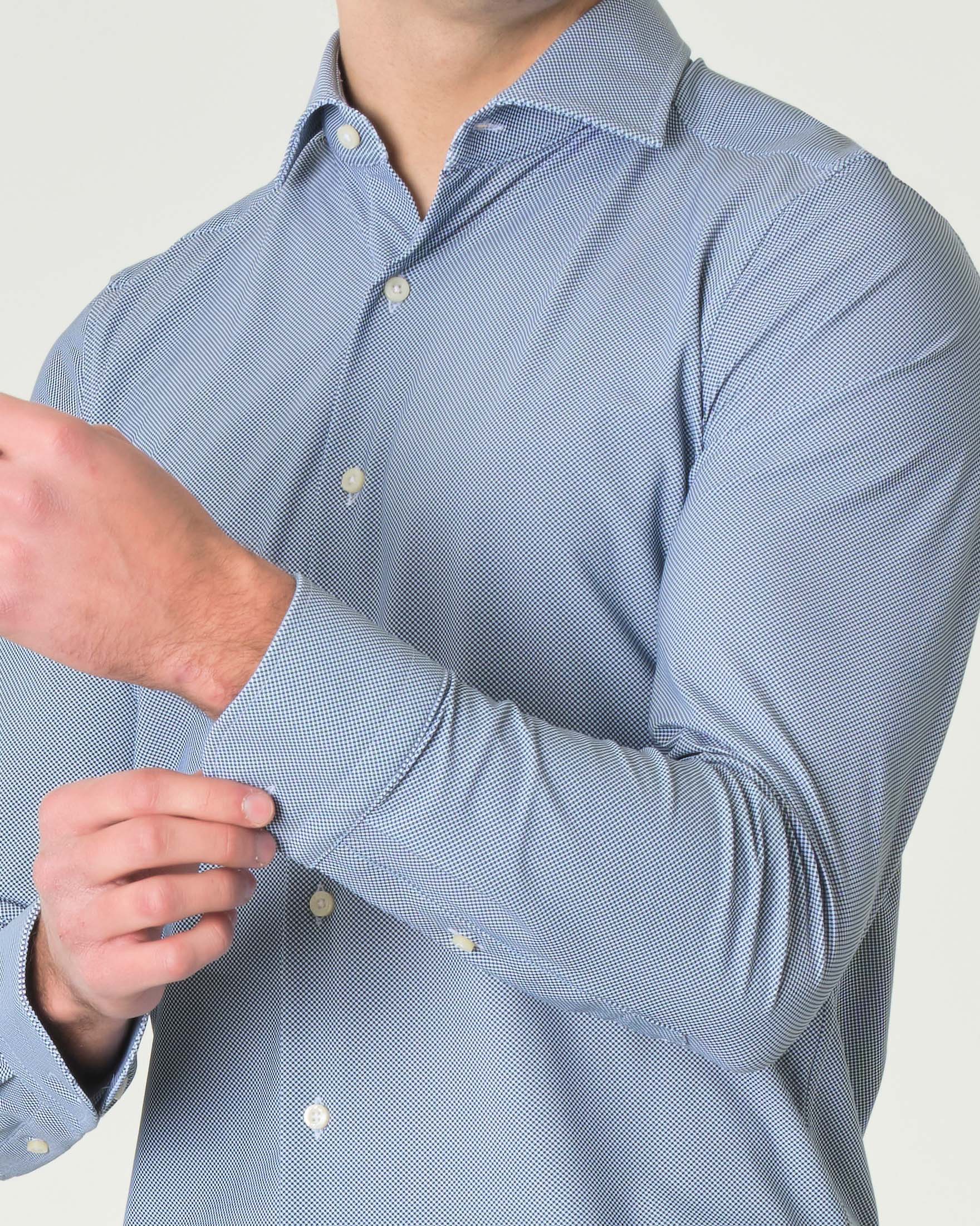 Camicia Pellizzari bianca e blu slim-fit in tessuto tecnico con micro-fantasia a nido d'ape image