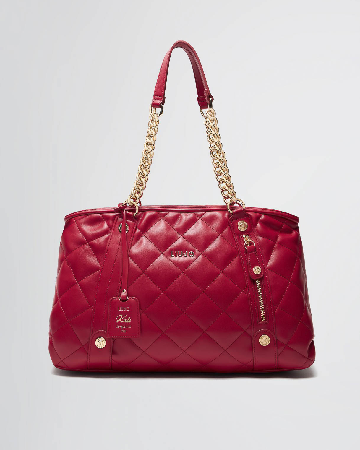 Borsa Kate a spalla rossa misura grande in pelle nera matelassé logo in metallo e charm frontale