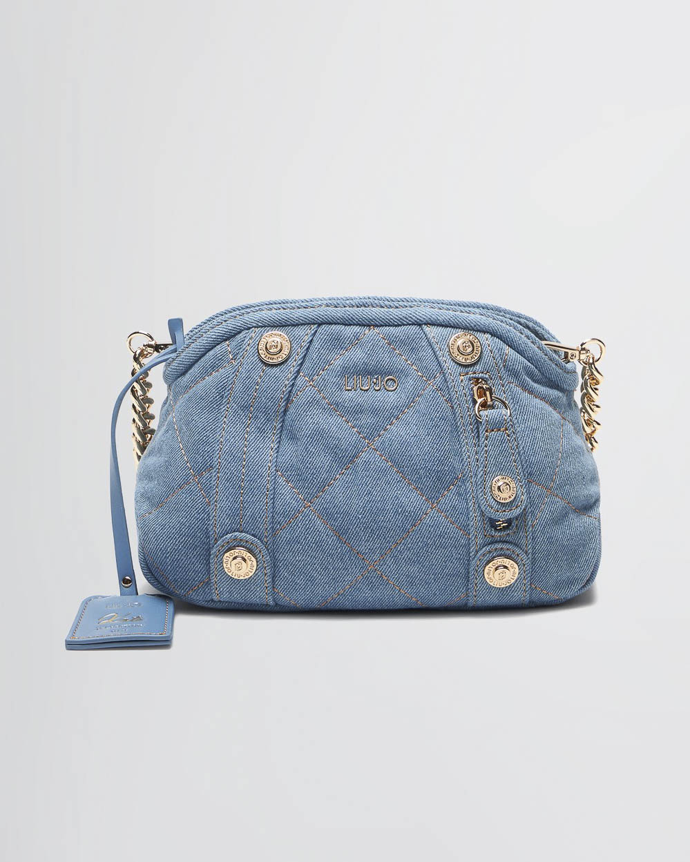 Borsa Kate a spalla misura piccola in denim lavaggio chiaro matellassé logo in metallo e charm frontale