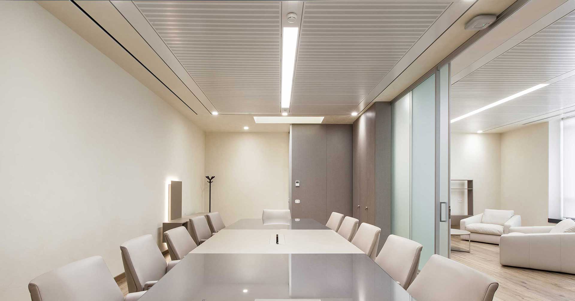 Tratto L - Diffusore lineare a soffitto
