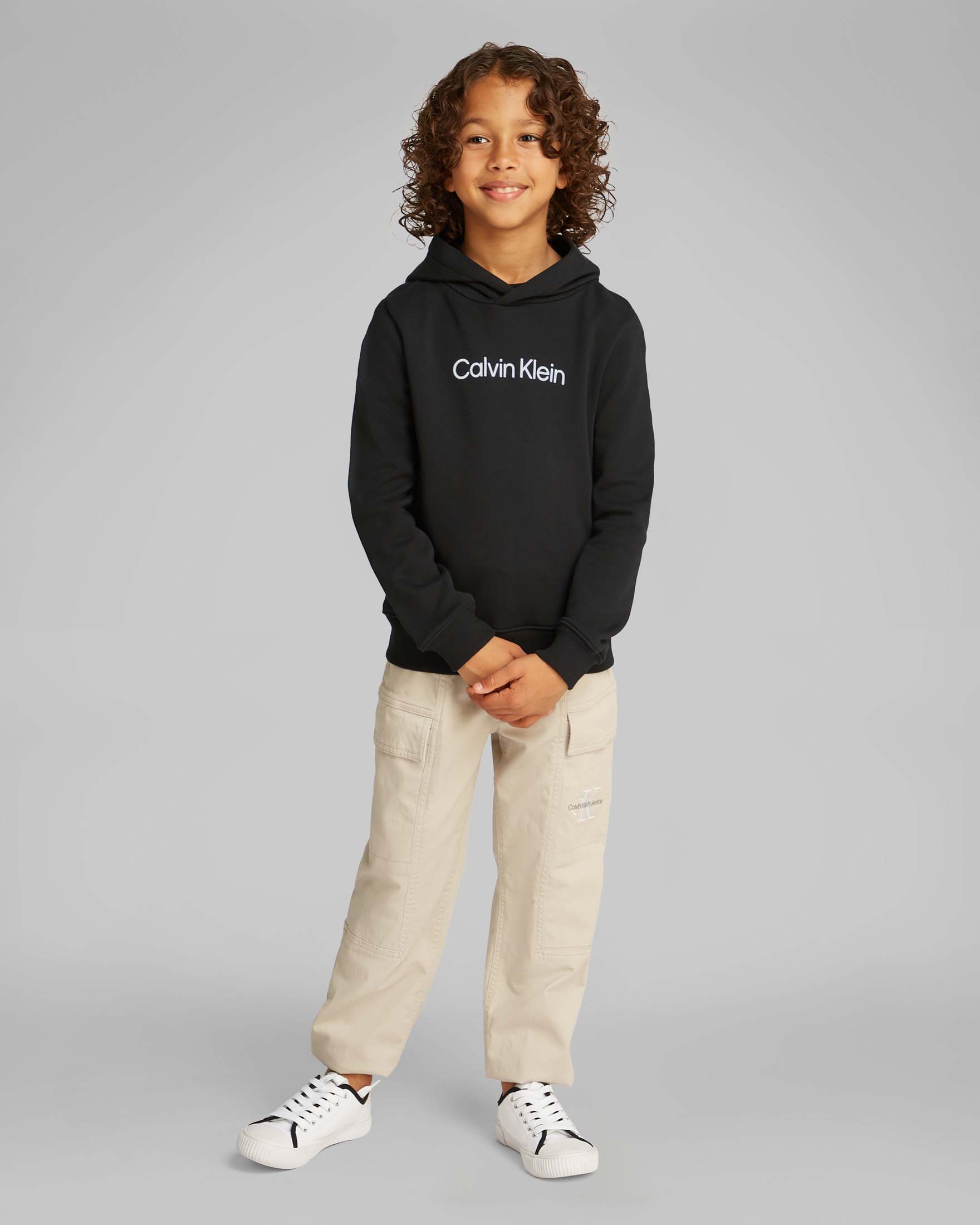 Felpa Calvin Klein nera in cotone con cappuccio e logo scritta