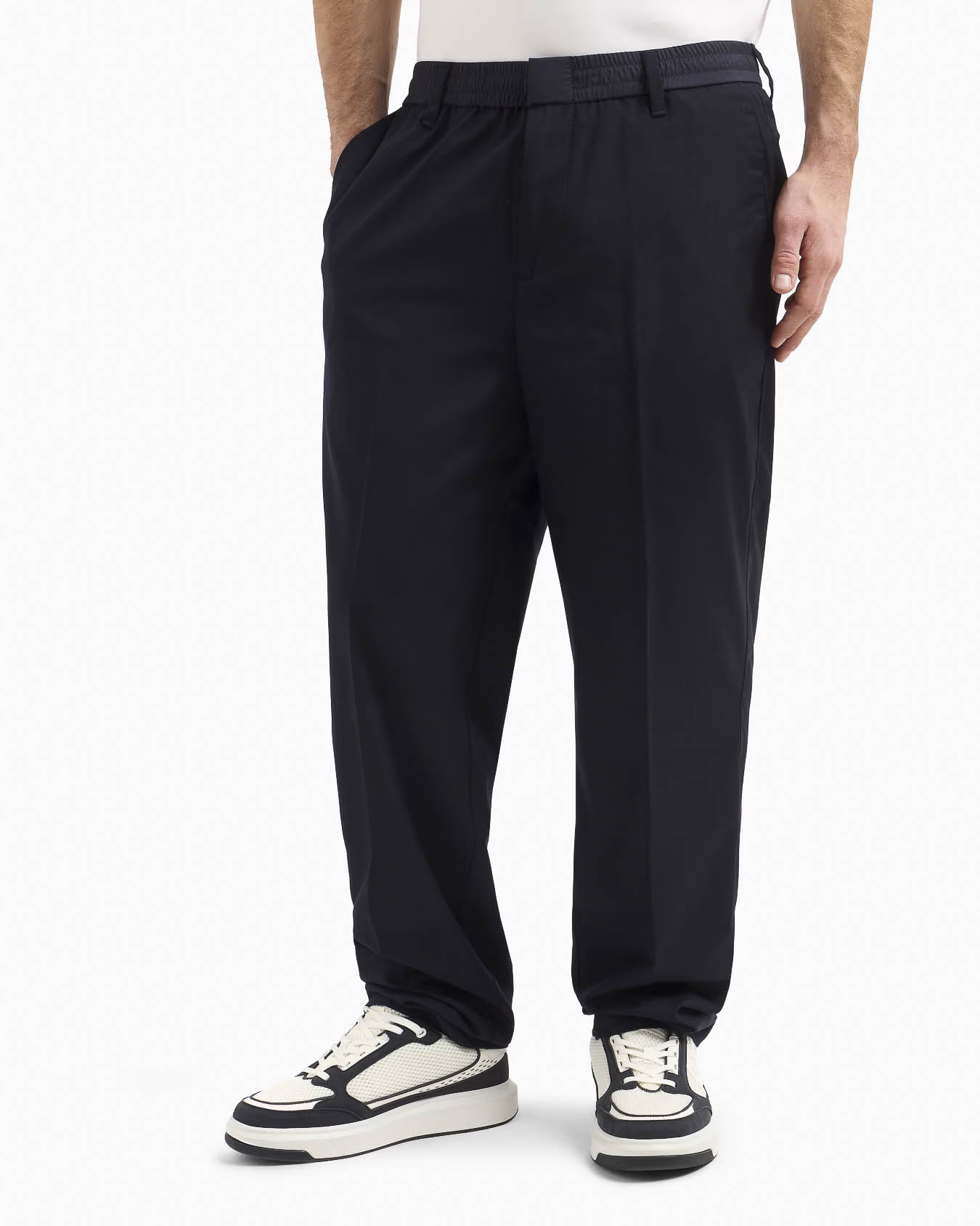 Pantalone blu in twill stretch con elastico in vita