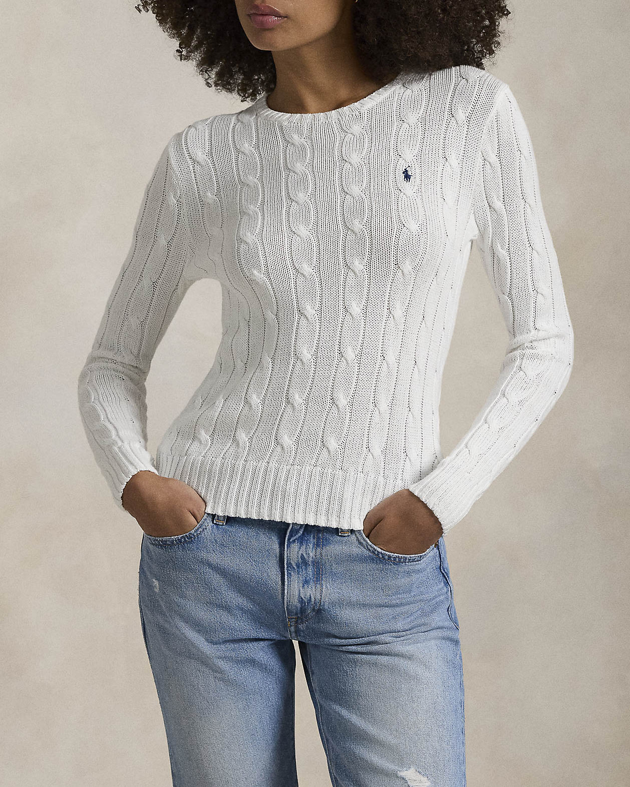 Maglioncino Polo Ralph Lauren bianco in cotone lavorazione a trecce con logo blu ricamato sul petto