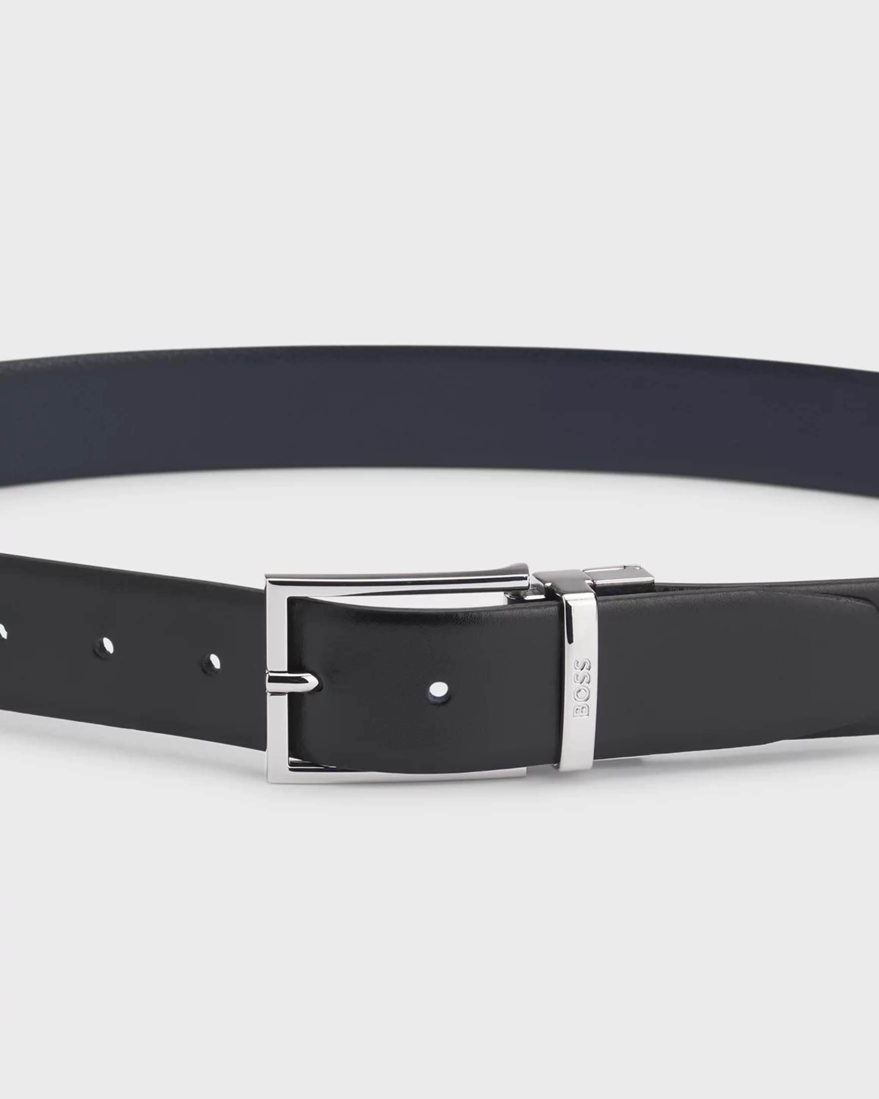 Cintura Otano in pelle liscia nera reversibile in pelle martellata blu