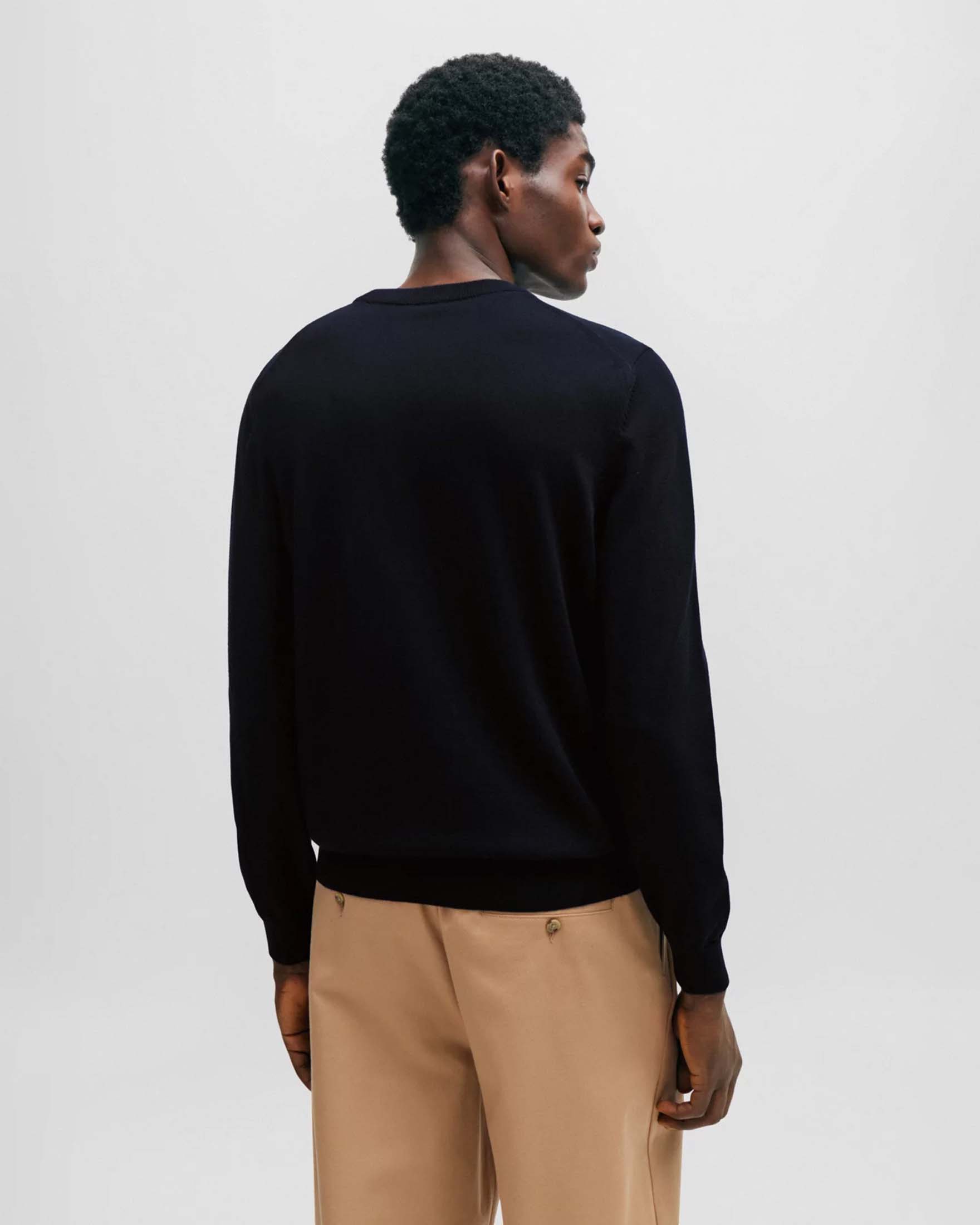 Maglia Boss Pacas blu girocollo in puro cotone con logo ricamato in tono sul petto image