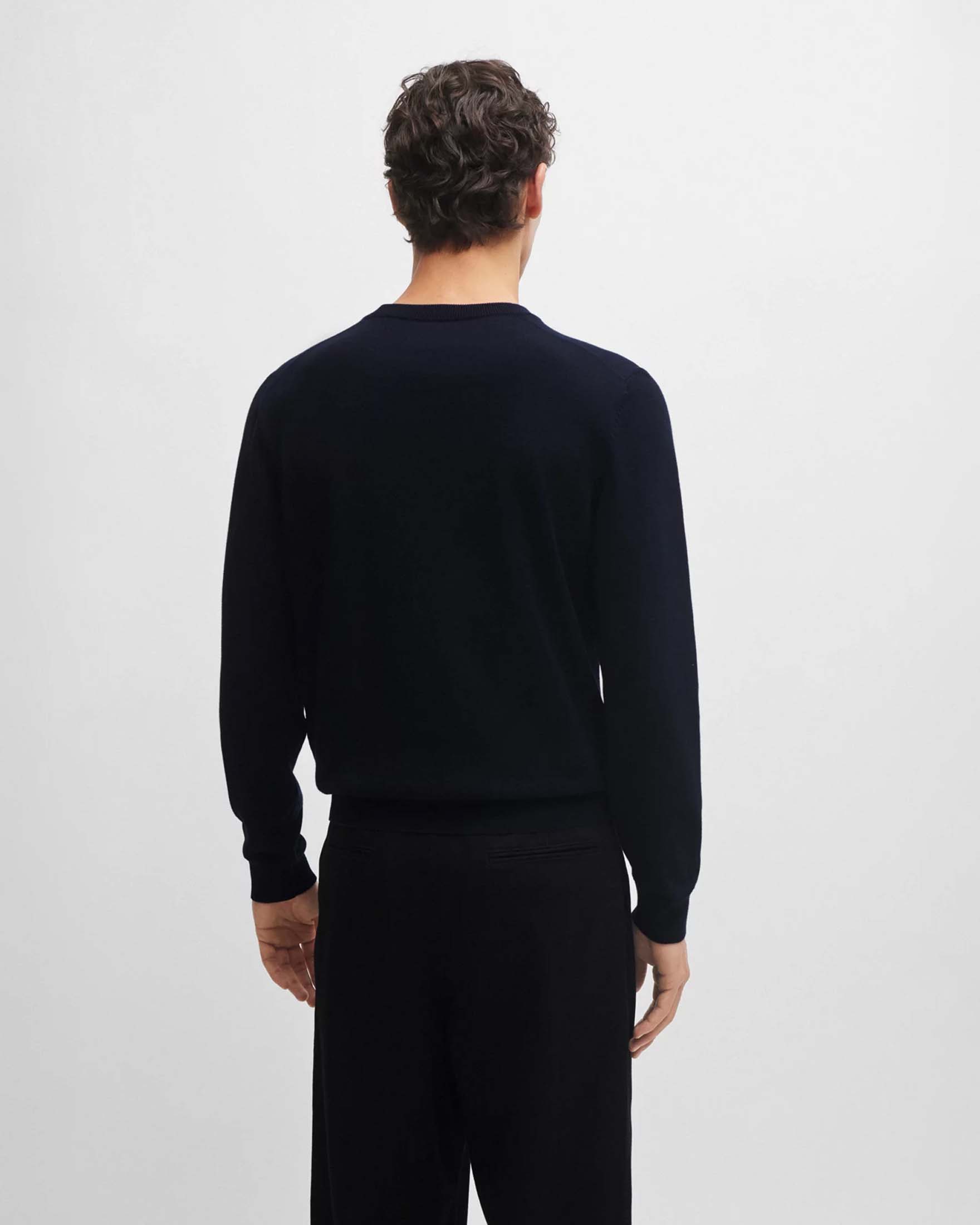 Maglia Boss Pacello blu scollo a V in puro cotone con logo ricamato in tono sul petto image