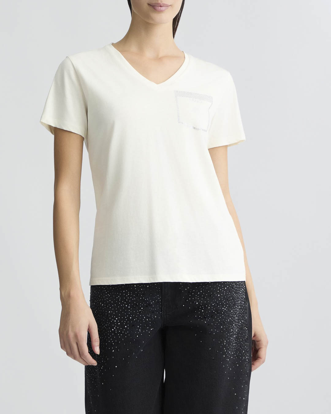T-shirt bianca in cotone con scollo a V e finto taschino sul petto in strass argento