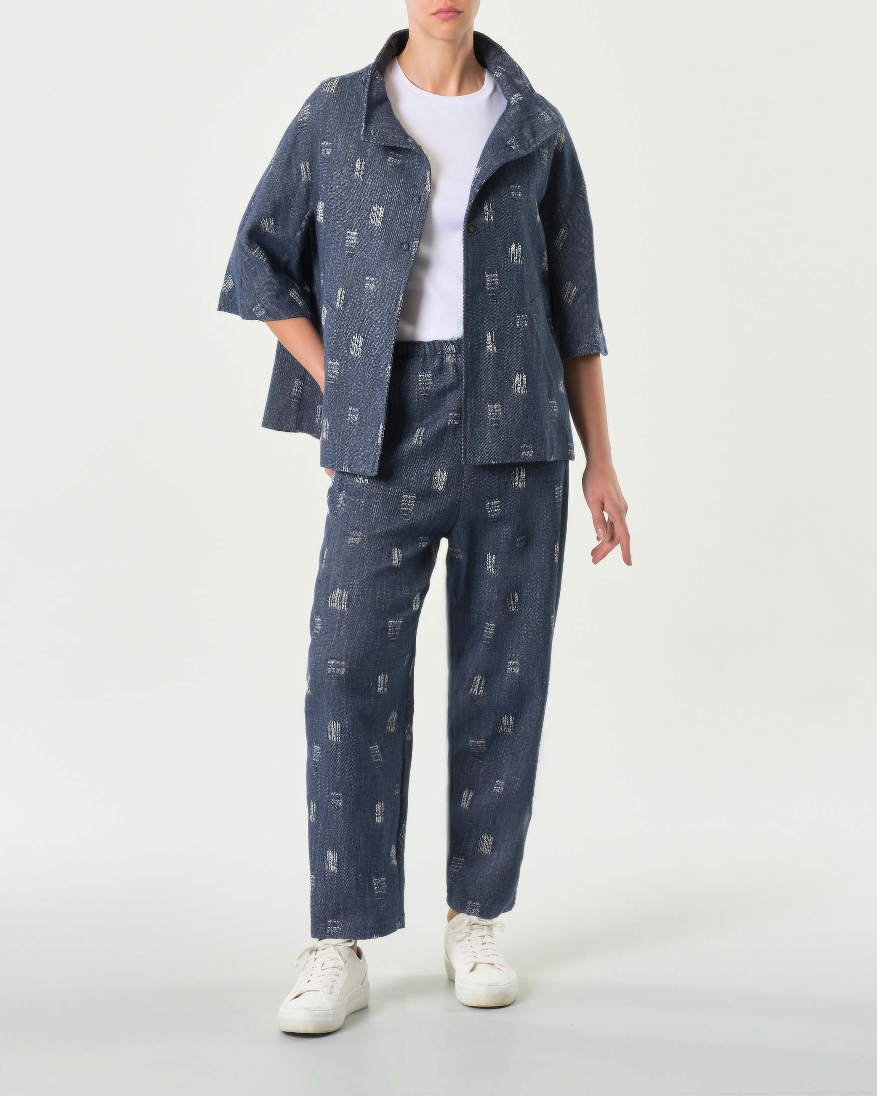 Pantaloni balloon blu in denim di cotone a fantasia rotture a contrasto con elastico in vita