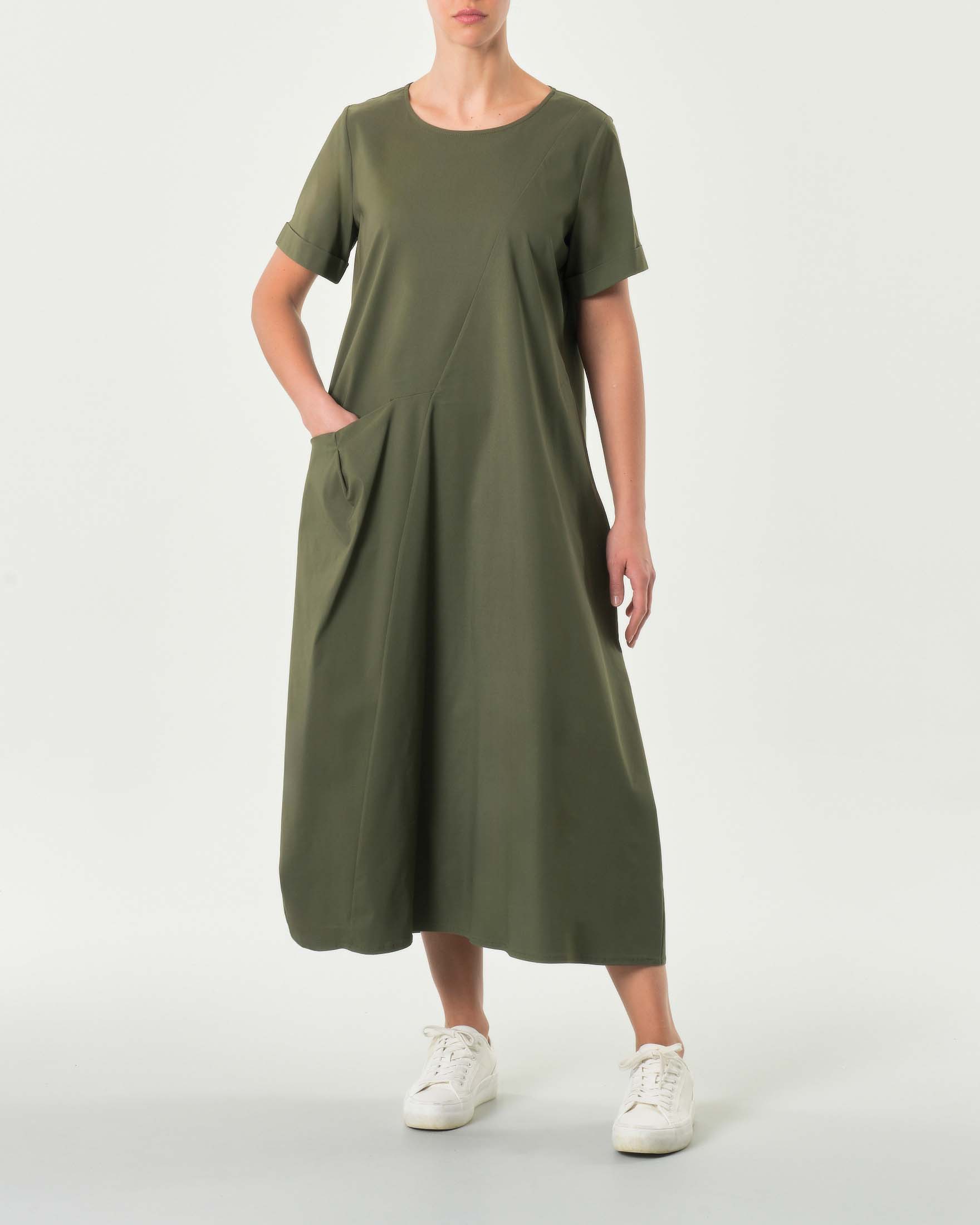 Abito lungo verde in misto viscosa stretch a mezze maniche e tascone laterale
