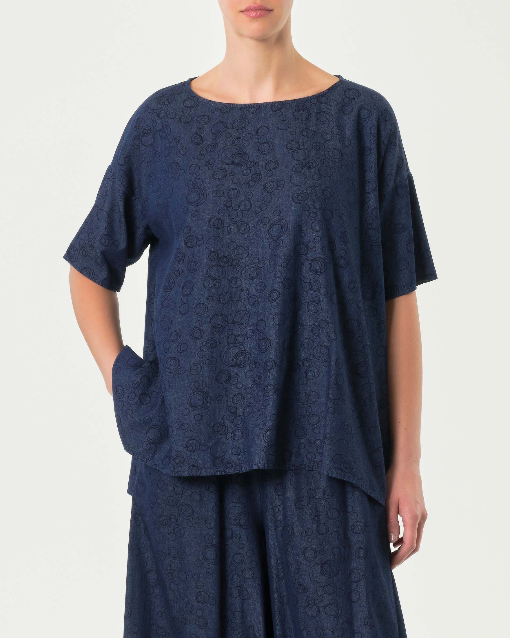 Blusa in cotone chambray blu molto leggero a fantasia bolli con maniche corte