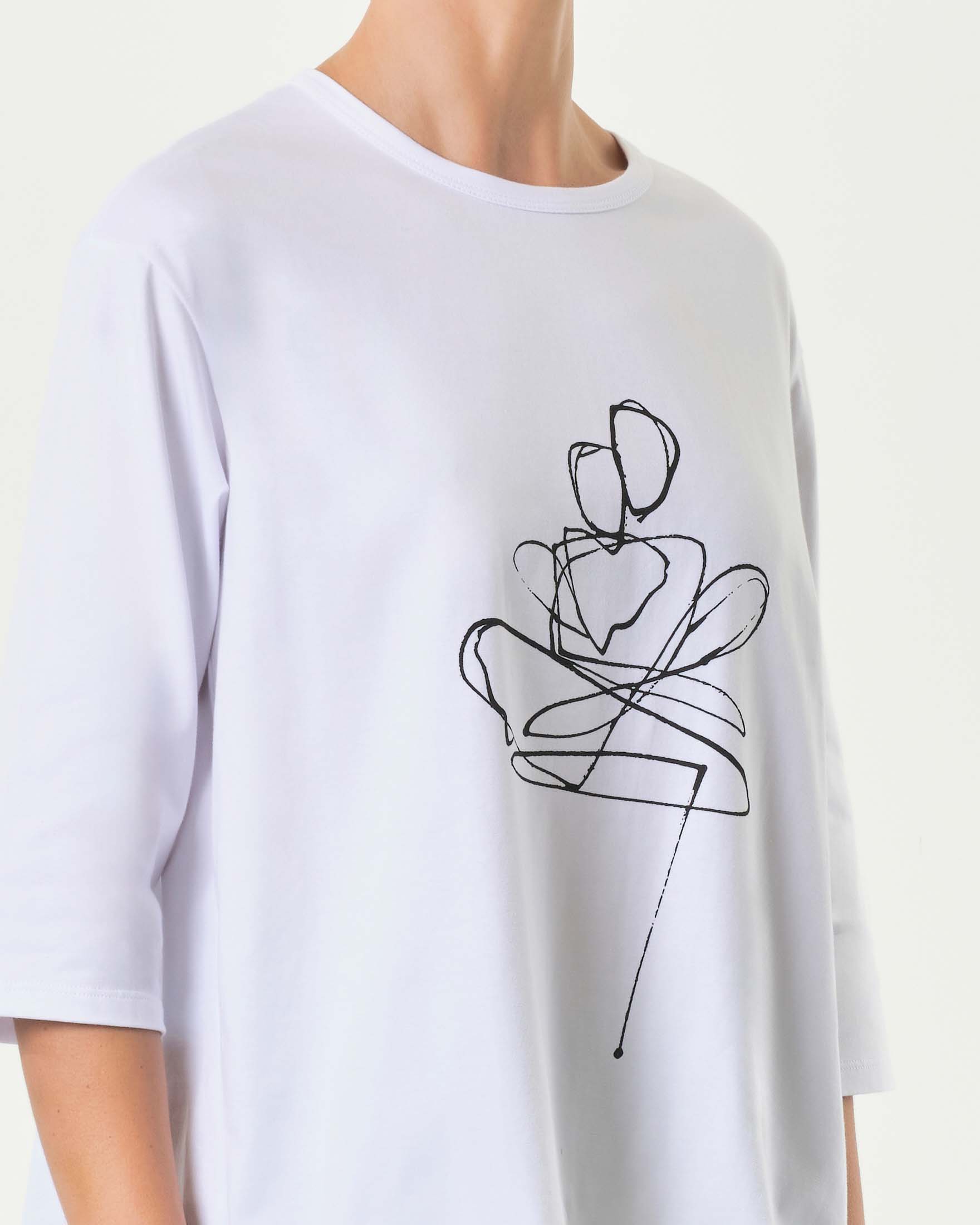 T-shirt bianca in cotone stretch con maniche tre quarti e stampa grafica nera sul davanti