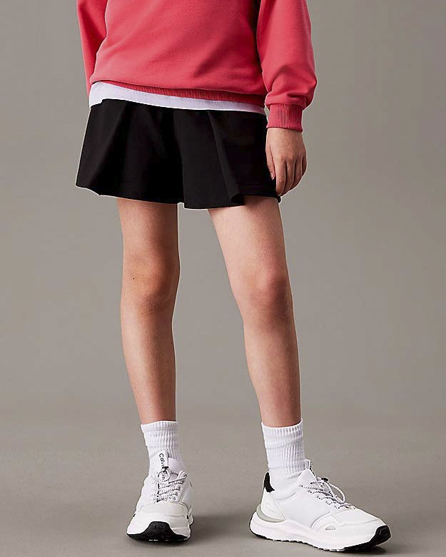 Short neri in punto milano