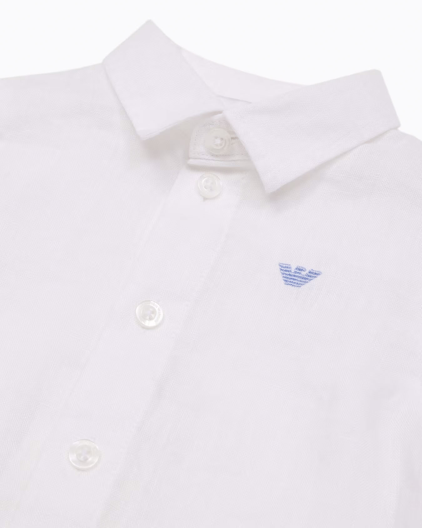 Camicia Emporio Armani Junior bianca in puro lino con colletto classico e logo sul petto image
