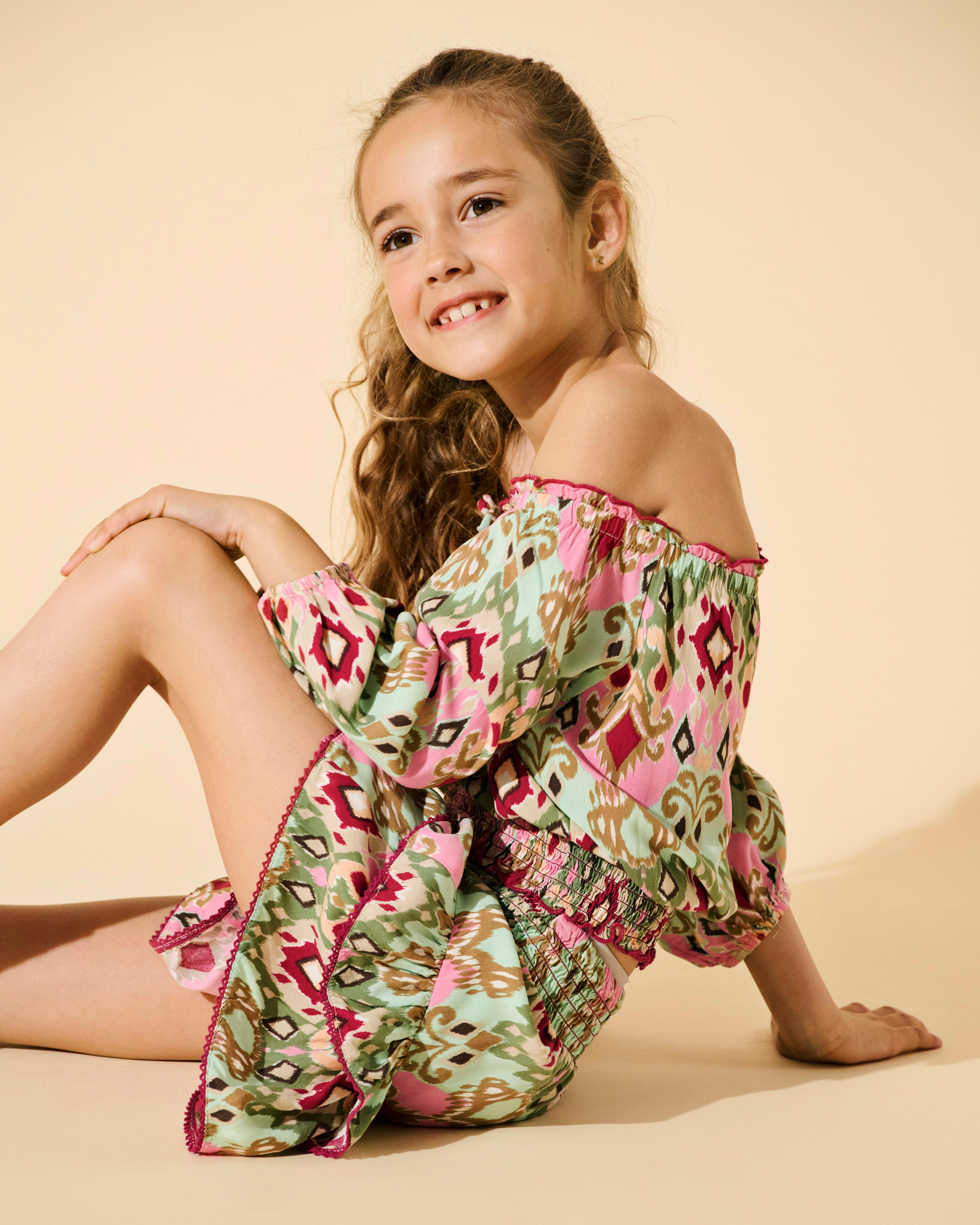 Top in viscosa con spalle scoperte in fantasia etnica multicolor image