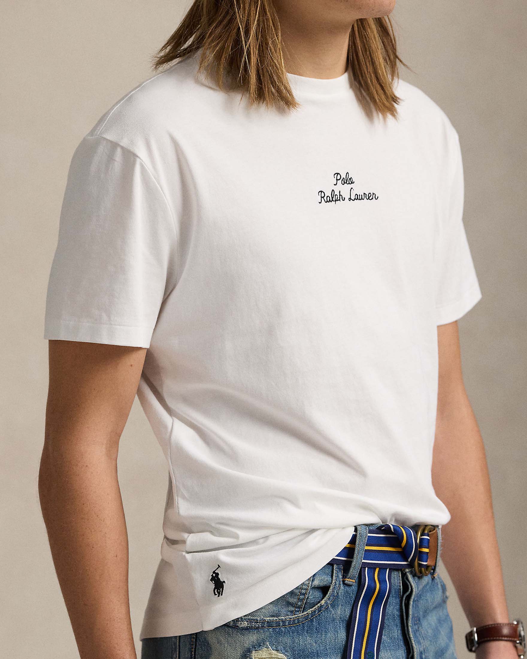 T-shirt bianca classic-fit mezza manica con logo scritta ricamato davanti