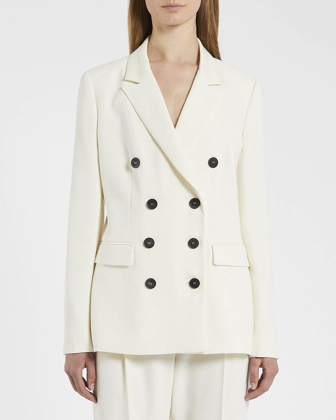 Blazer bianco in crêpe envers satin doppiopetto con rever in raso