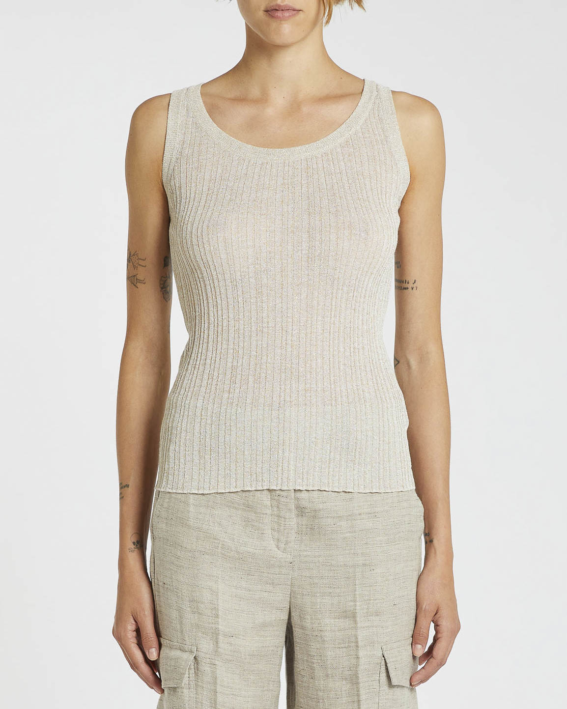 Top in maglia color oro a coste piatte in lurex di misto viscosa