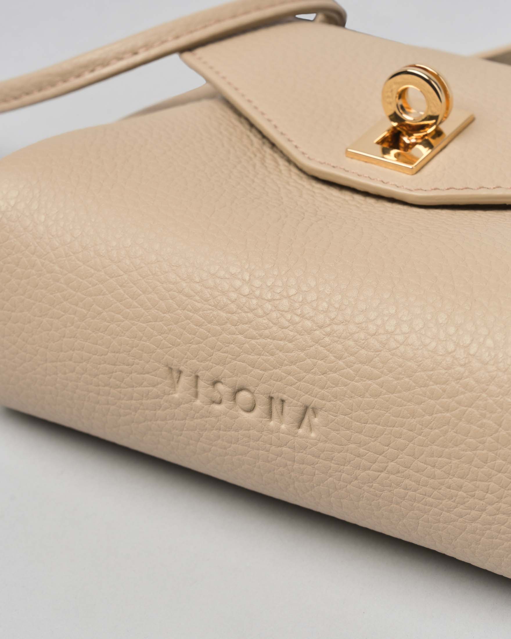 Mini bag a mano in pelle grigio beige con impunture e patta di chiusura image