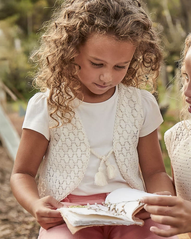 Set Mayoral t-shirt tinta unita e gilet crochet panna