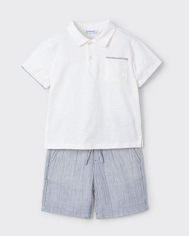 Completo polo bianca con taschino e bermuda a righe blu e bianche