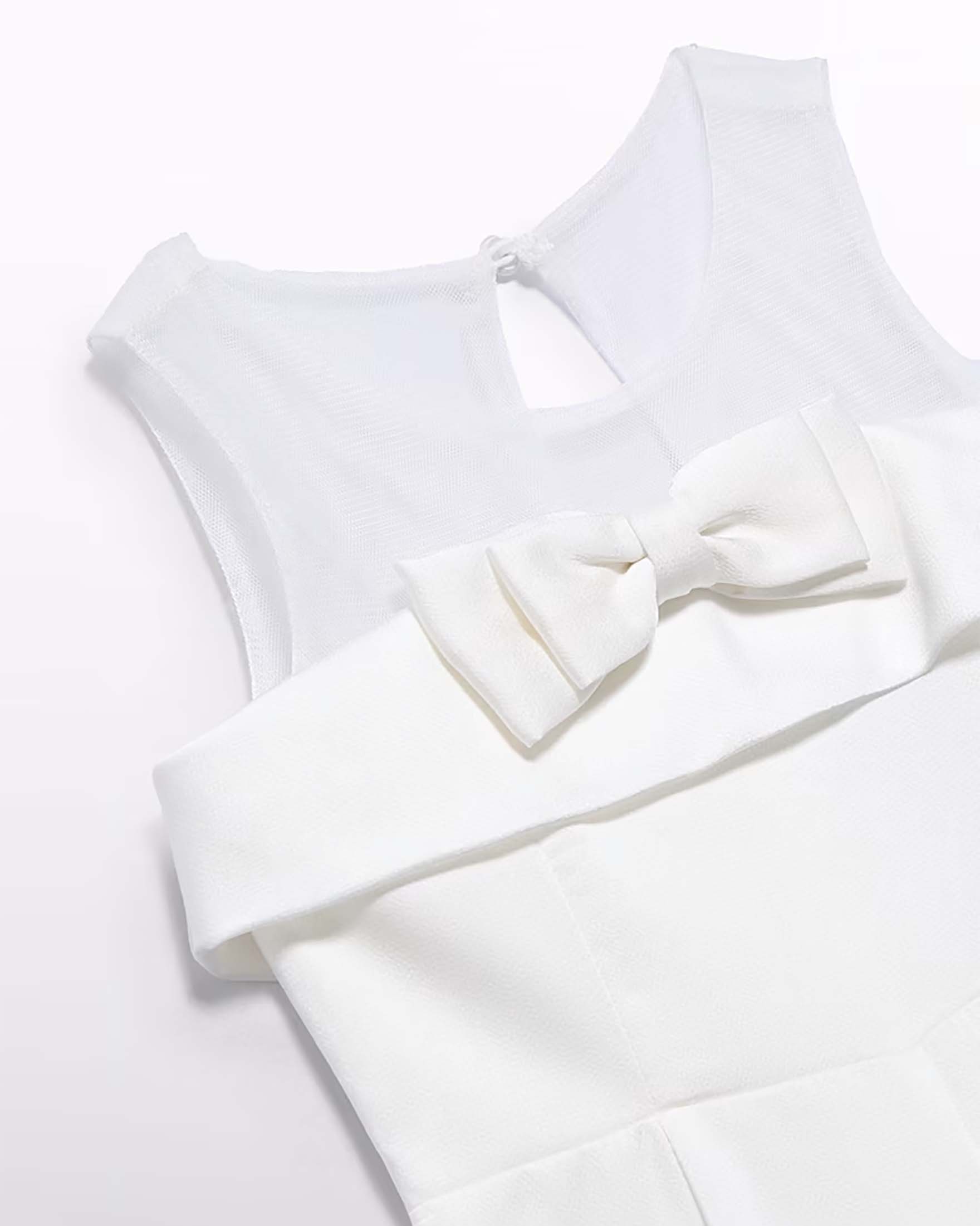 Tuta bianca in raso con fiocco e pantalone a palazzo image
