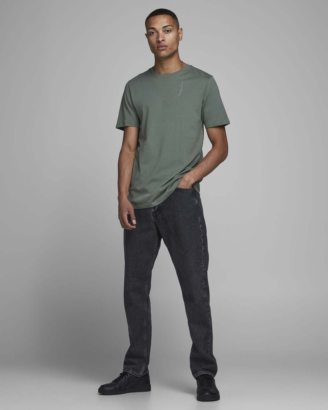 T-shirt Jack & Jones verde salvia regular-fit tinta unita con scollo a giro e mezze maniche