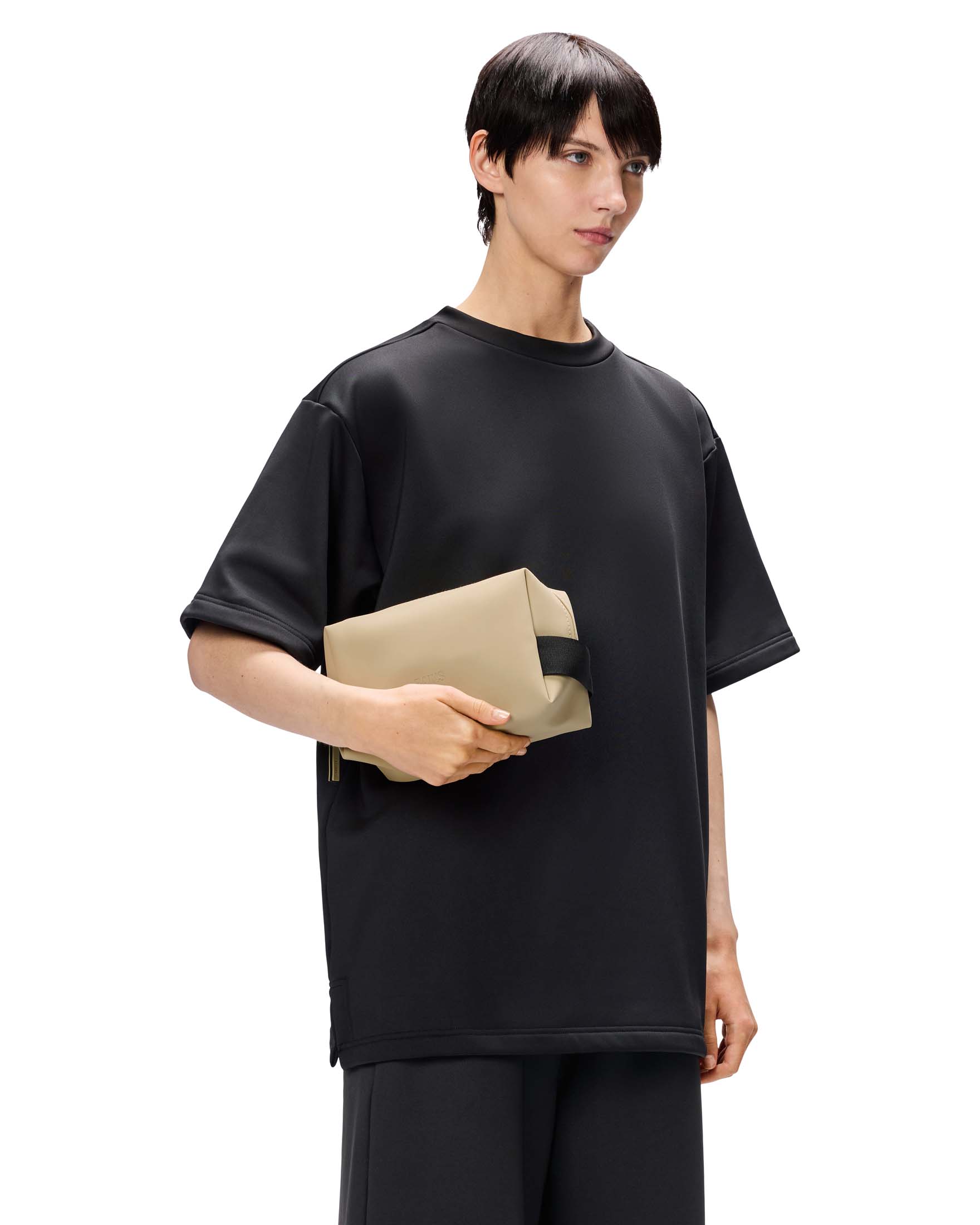 Cosmetic bag color sabbia in tessuto impermeabile effetto metallizzato con scritta logo image