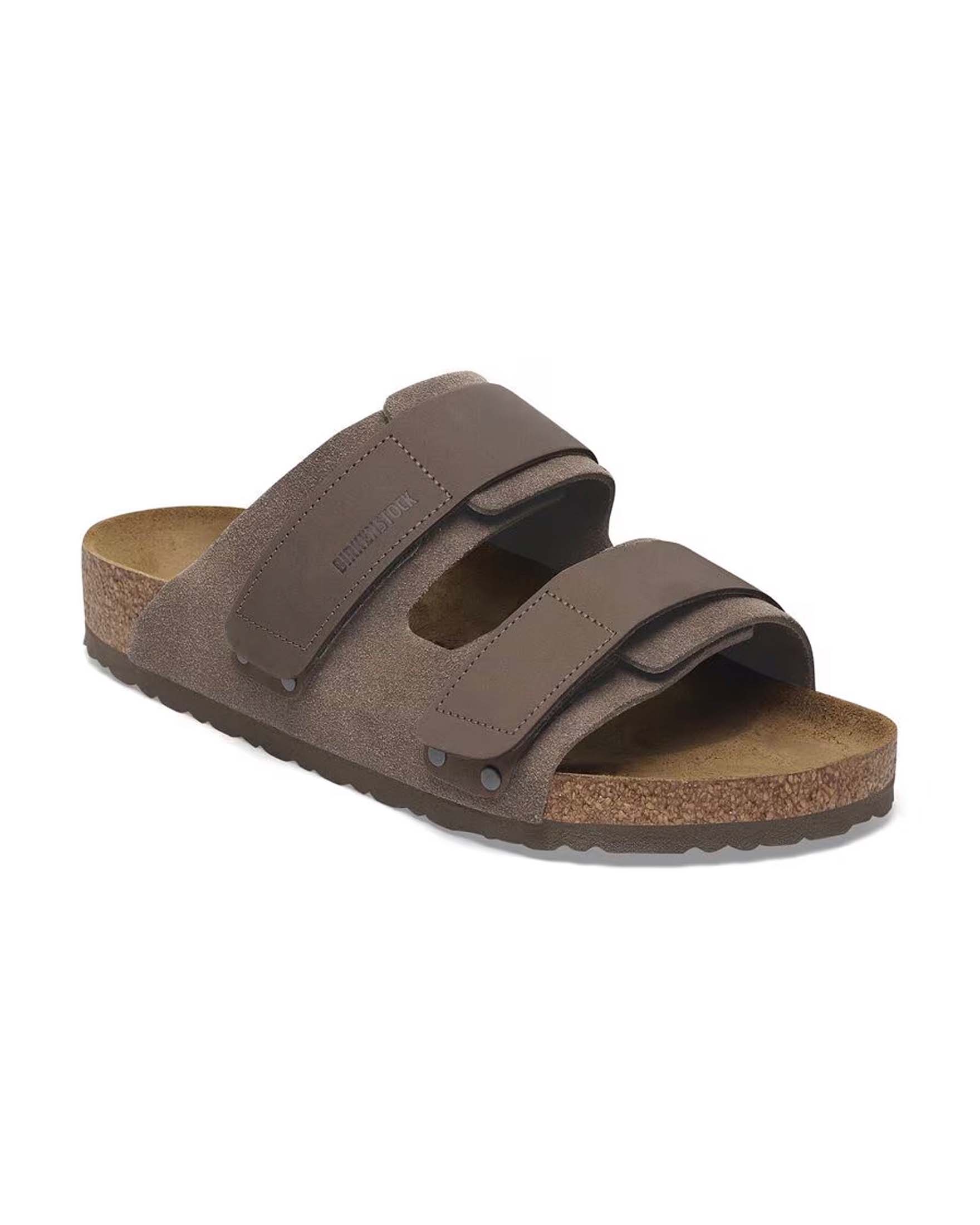 Sandalo Uji color fango in pelle scomosciata e nabuk con doppia fascetta con chiusura a velcro