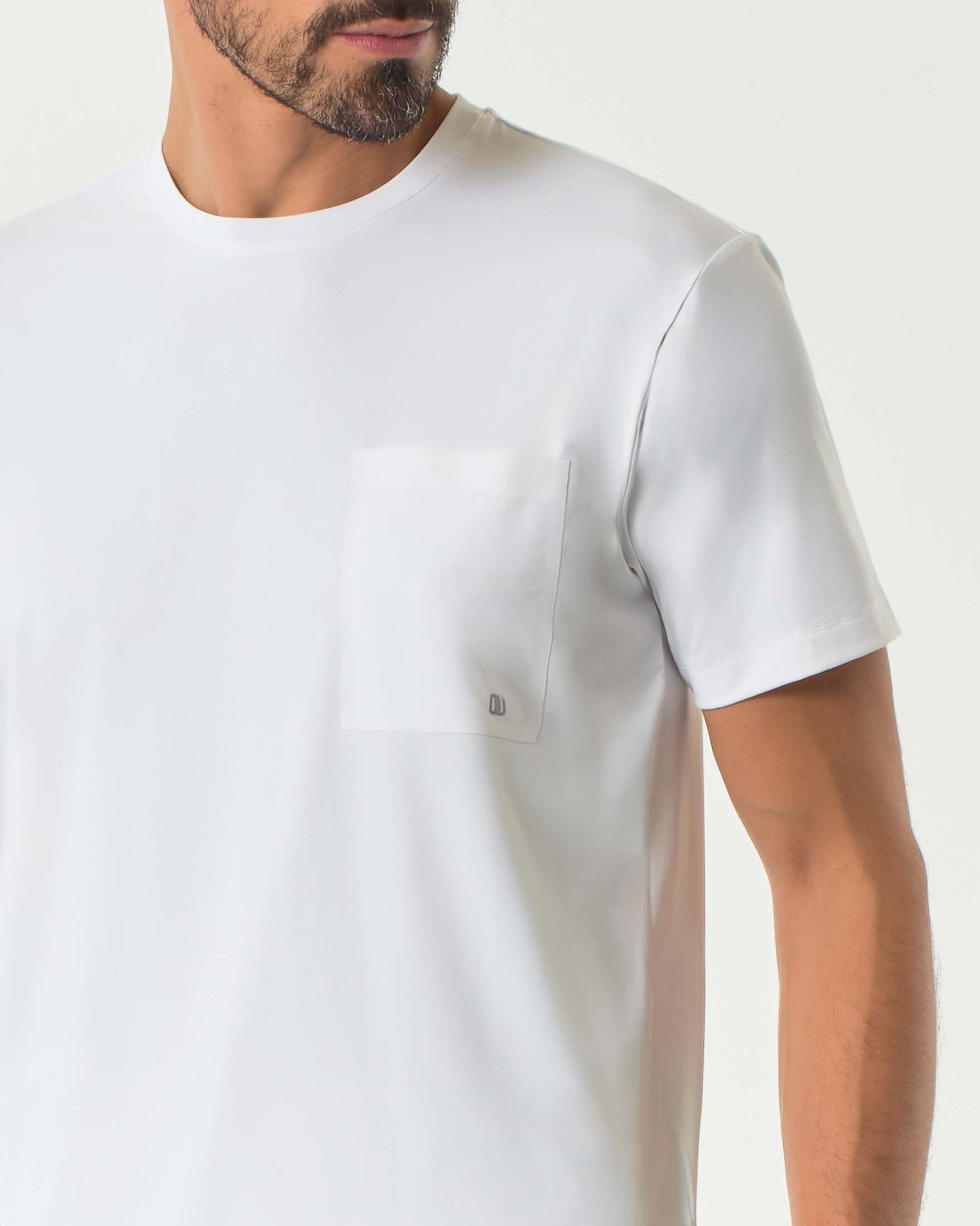 T-shirt mezza manica Duno bianca in tessuto tecnico stretch con taschino image