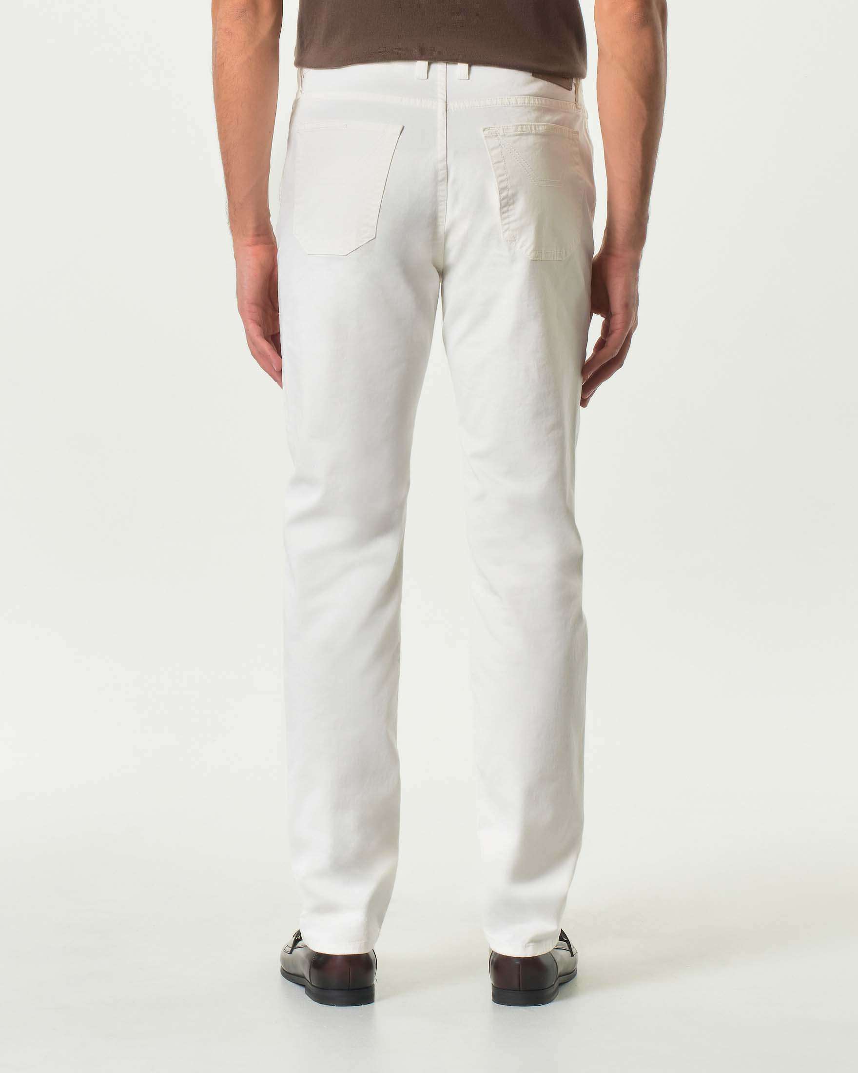 Pantalone avorio cinque tasche modello PA077 in gabardina di cotone stretch con toppa