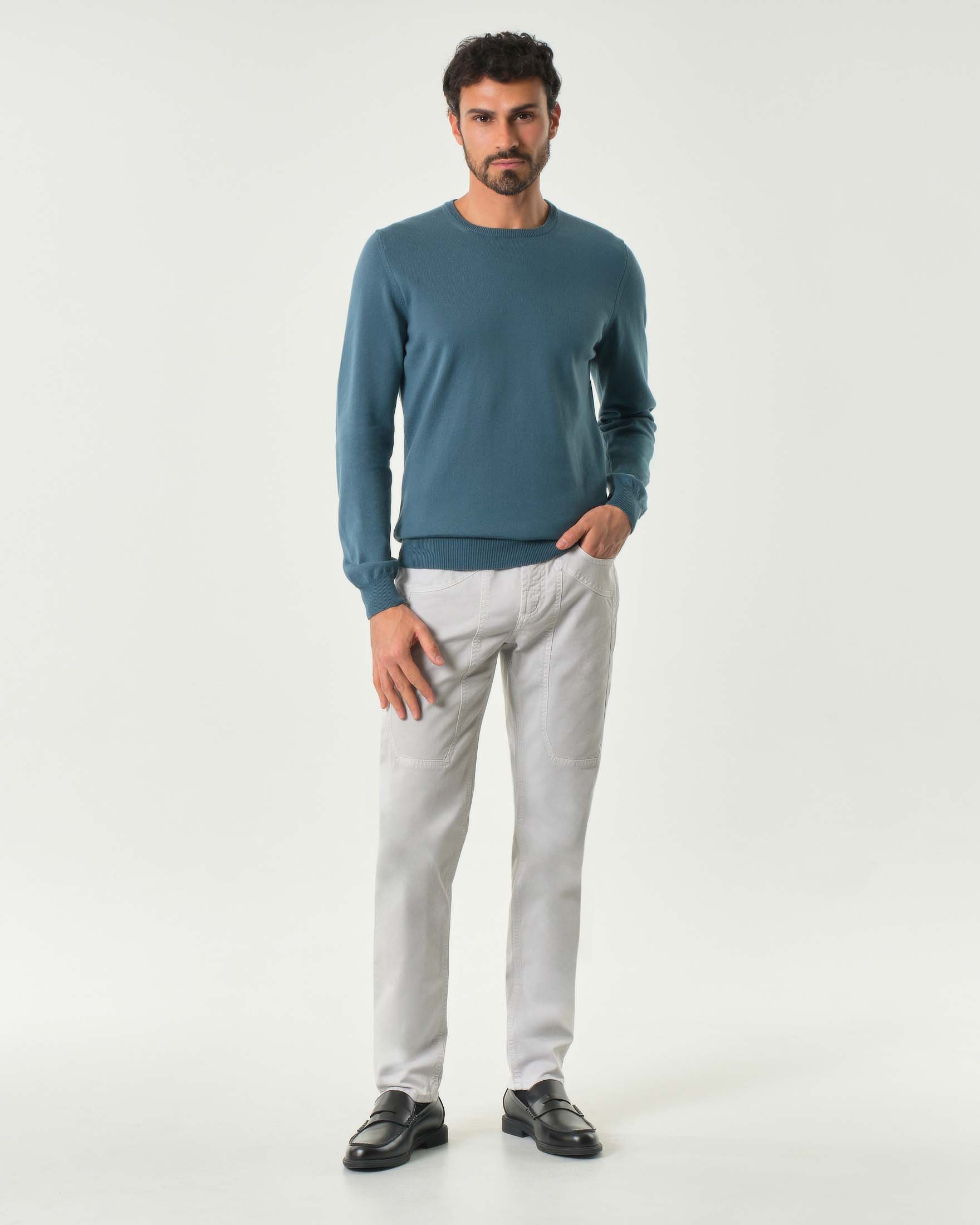Pantalone ghiaccio cinque tasche modello PA077 in gabardina di cotone stretch con toppa