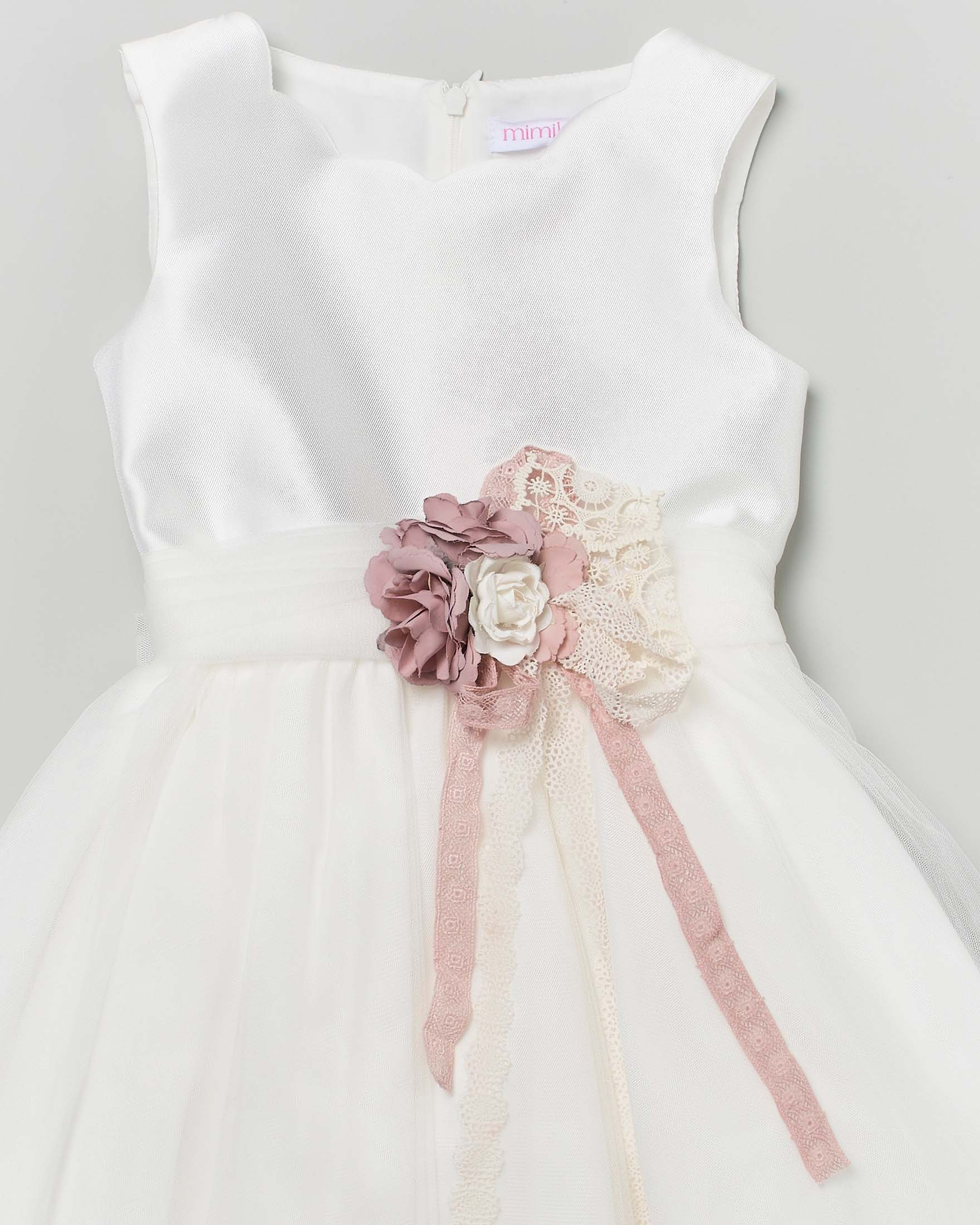 Abito mikado avorio con gonna a faldoni e fascia rosa in organza con fiori