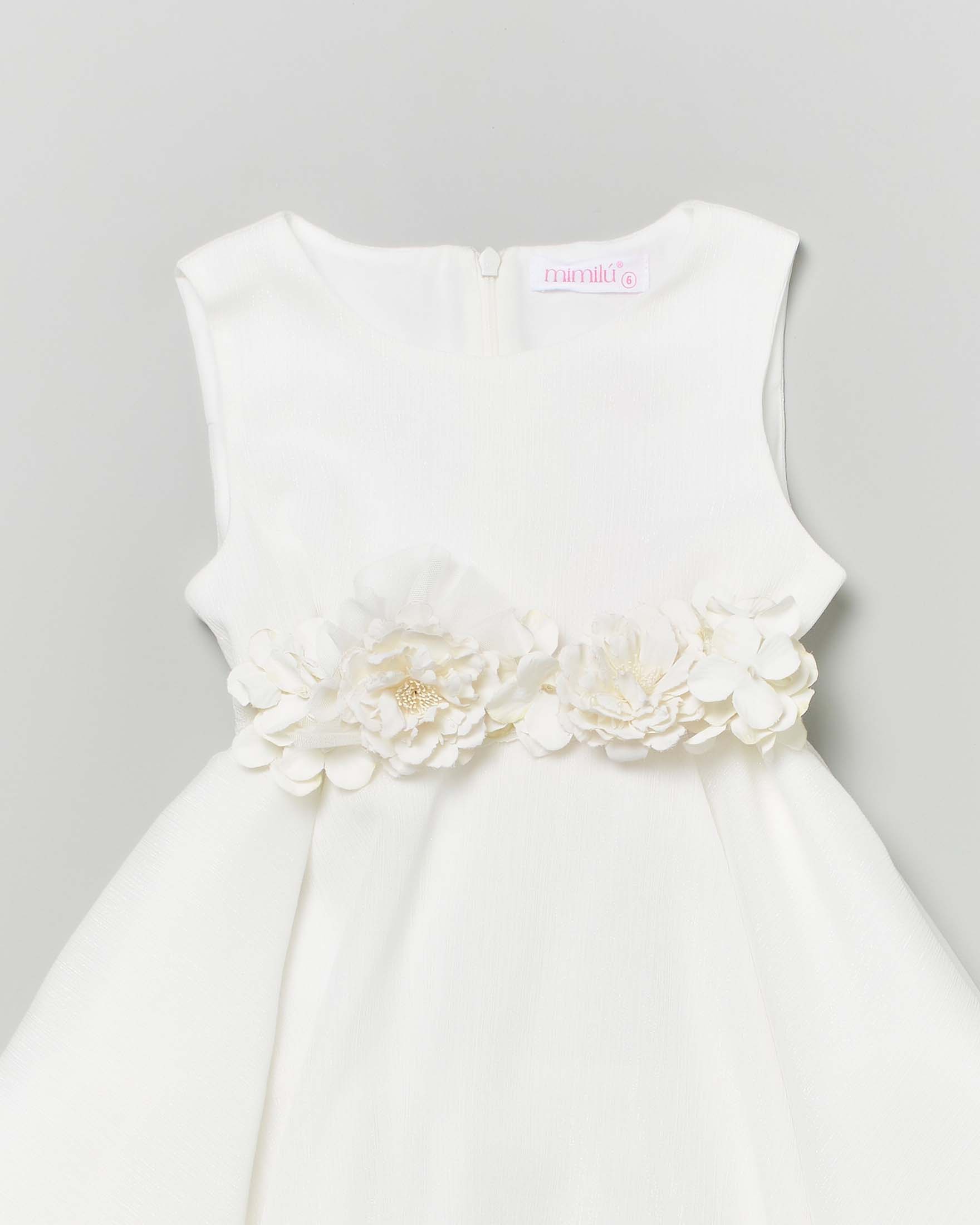 Abito avorio in tulle con gonna ampia e fascia a fiori in tono