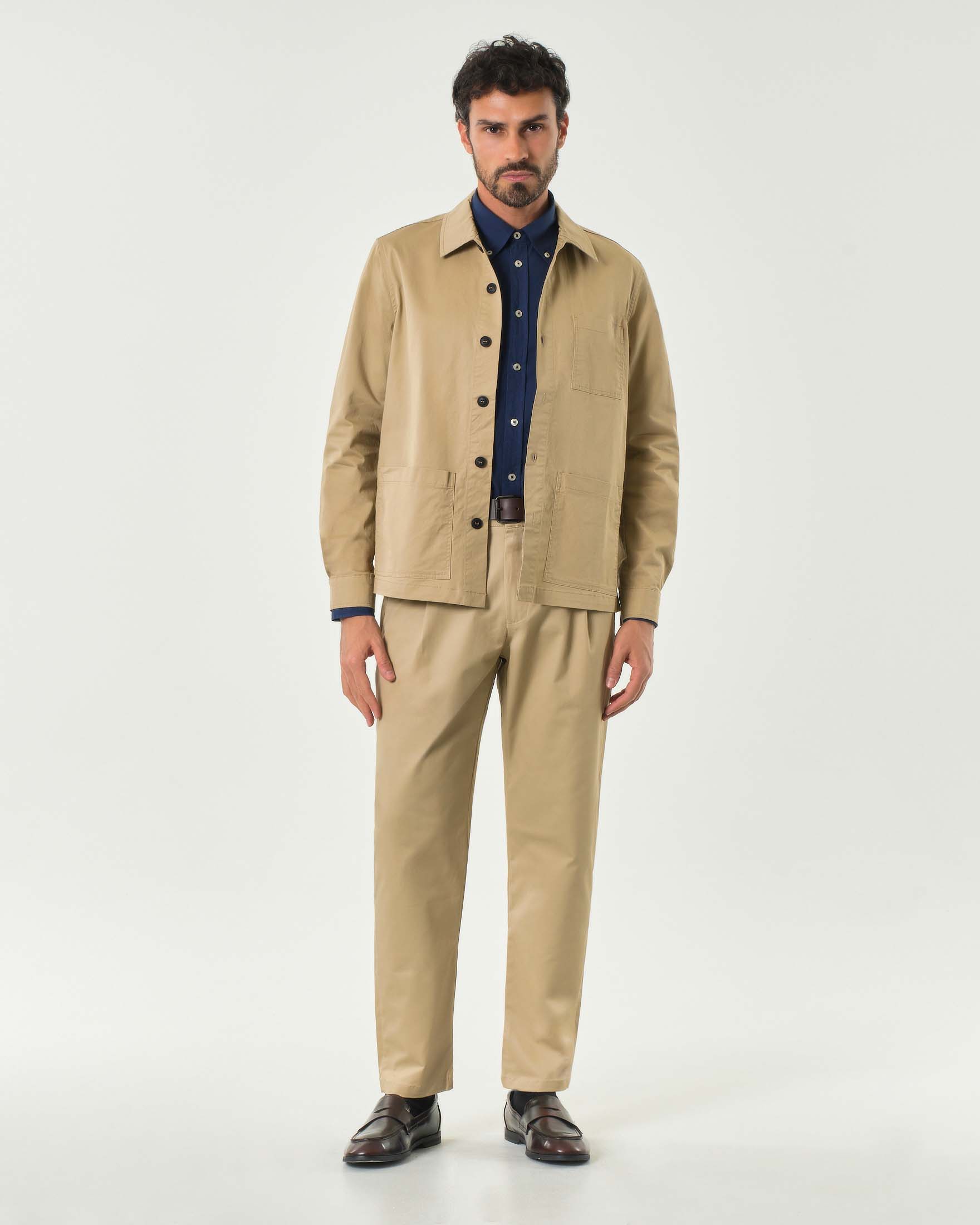 Giacca camicia beige in gabardina di cotone stretch