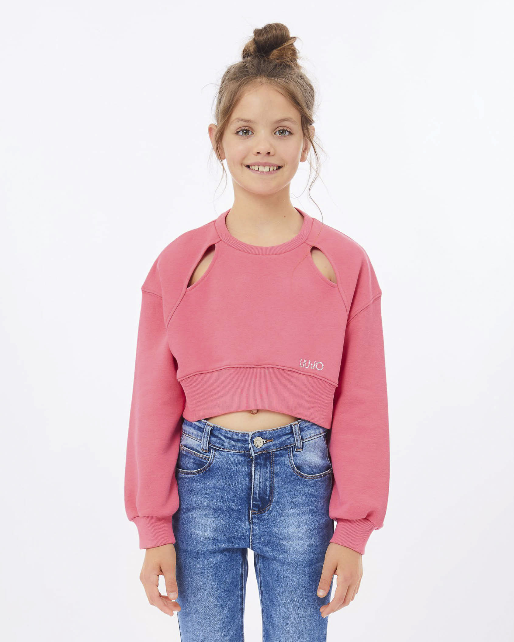 Felpa cropped over color corallo con cut-out sulle spalle