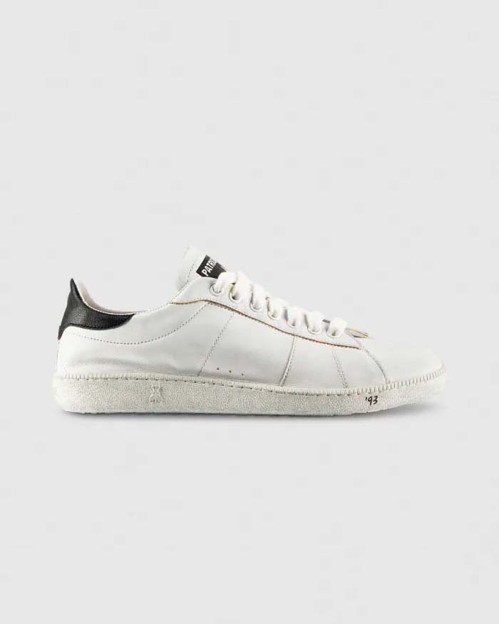 Sneakers SKIN '93 Patrizia Pepe bianche in nappa con lavaggio stone con tallone nero logato