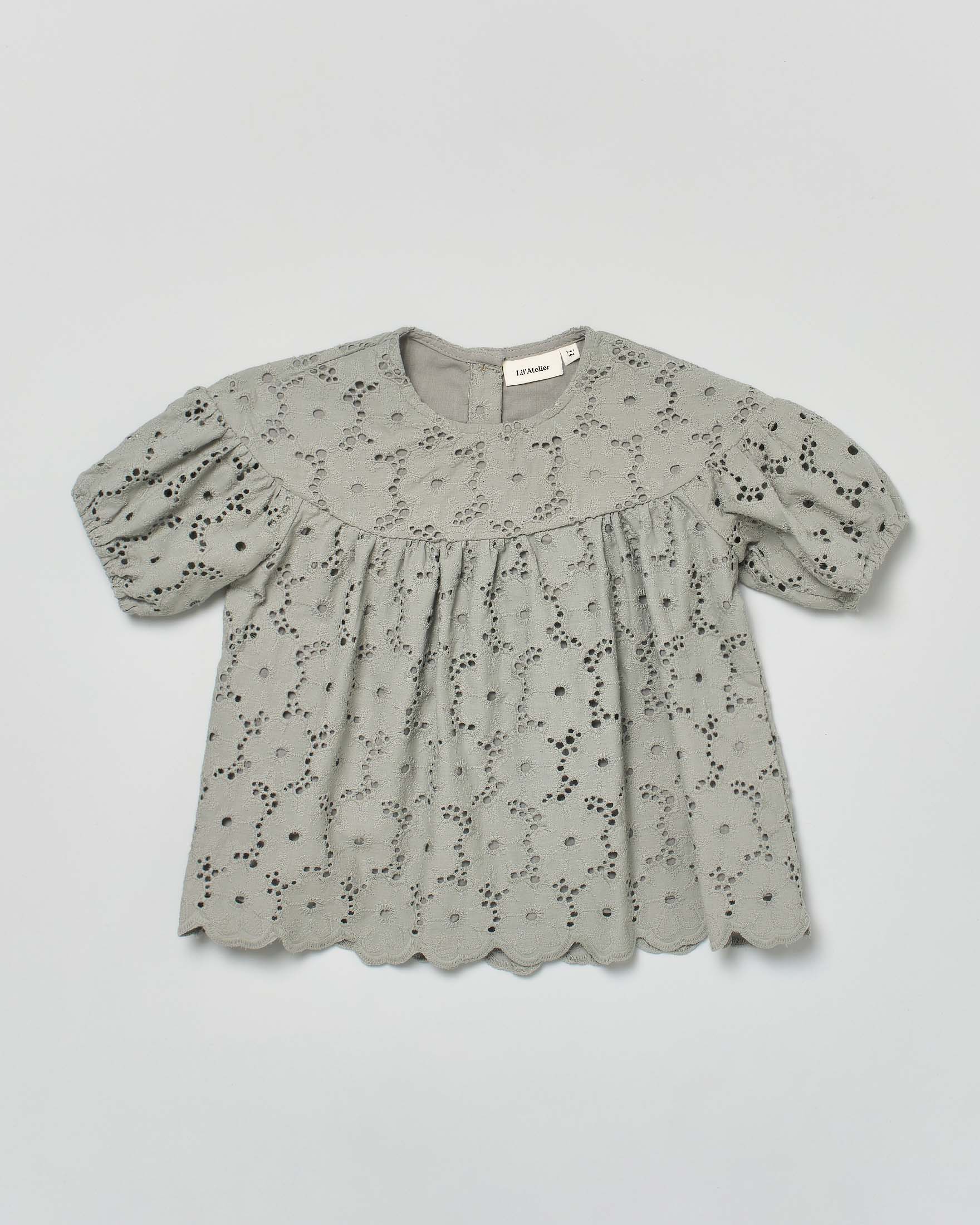 Camicia mezza manica Lil'Atelier verde salvia in sangallo
