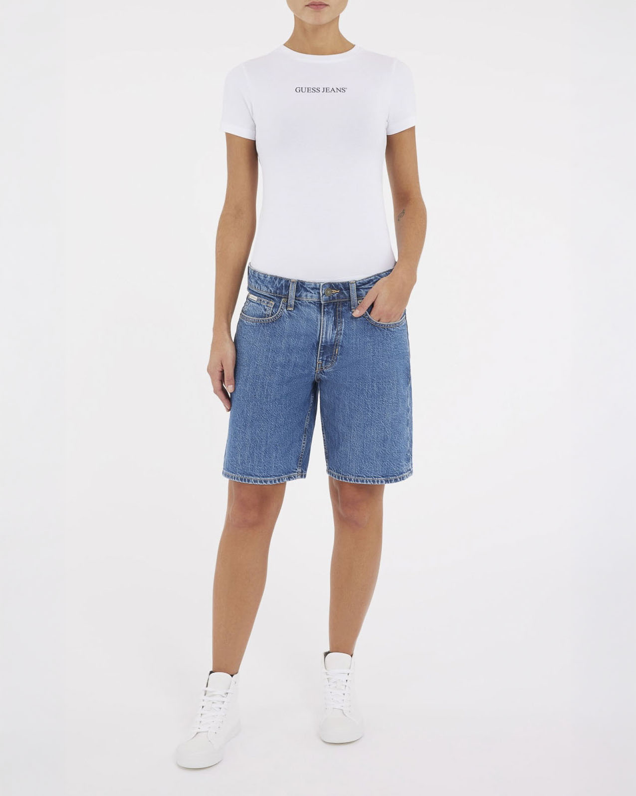 Bermuda jeans lavaggio chiaro stone washed in cotone stretch