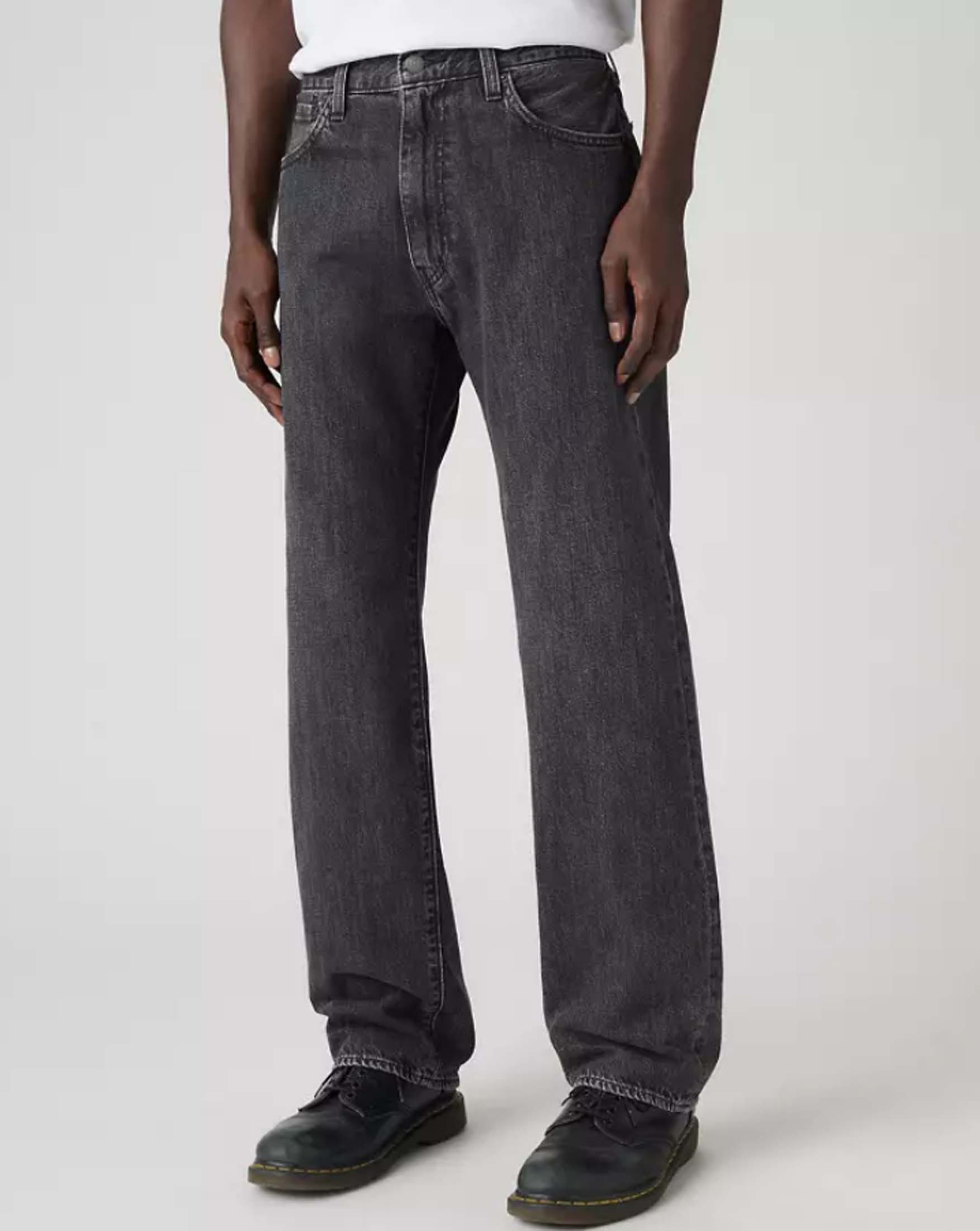 Jeans 555 Relaxed Straight lavaggio nero stone washed in cotone e lino image