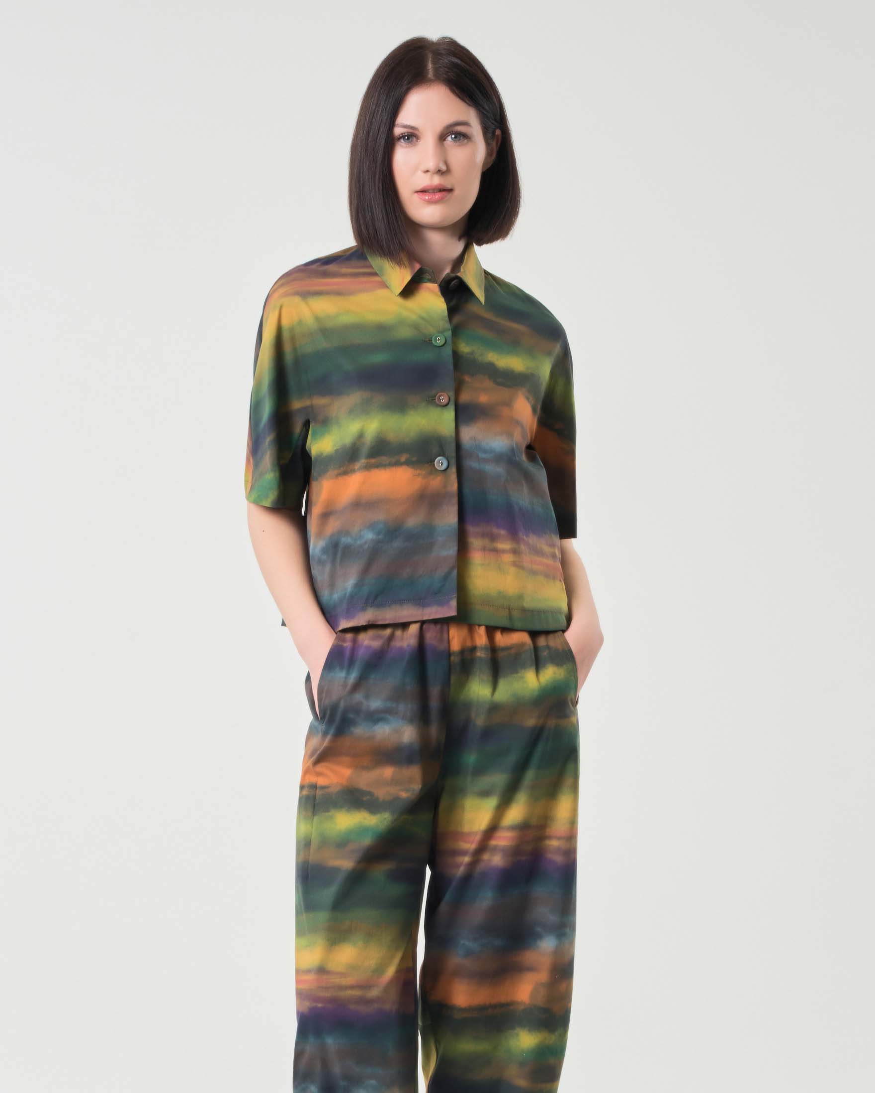 Giacca a camicia in popeline di cotone a sfumature multicoloree con maniche corte