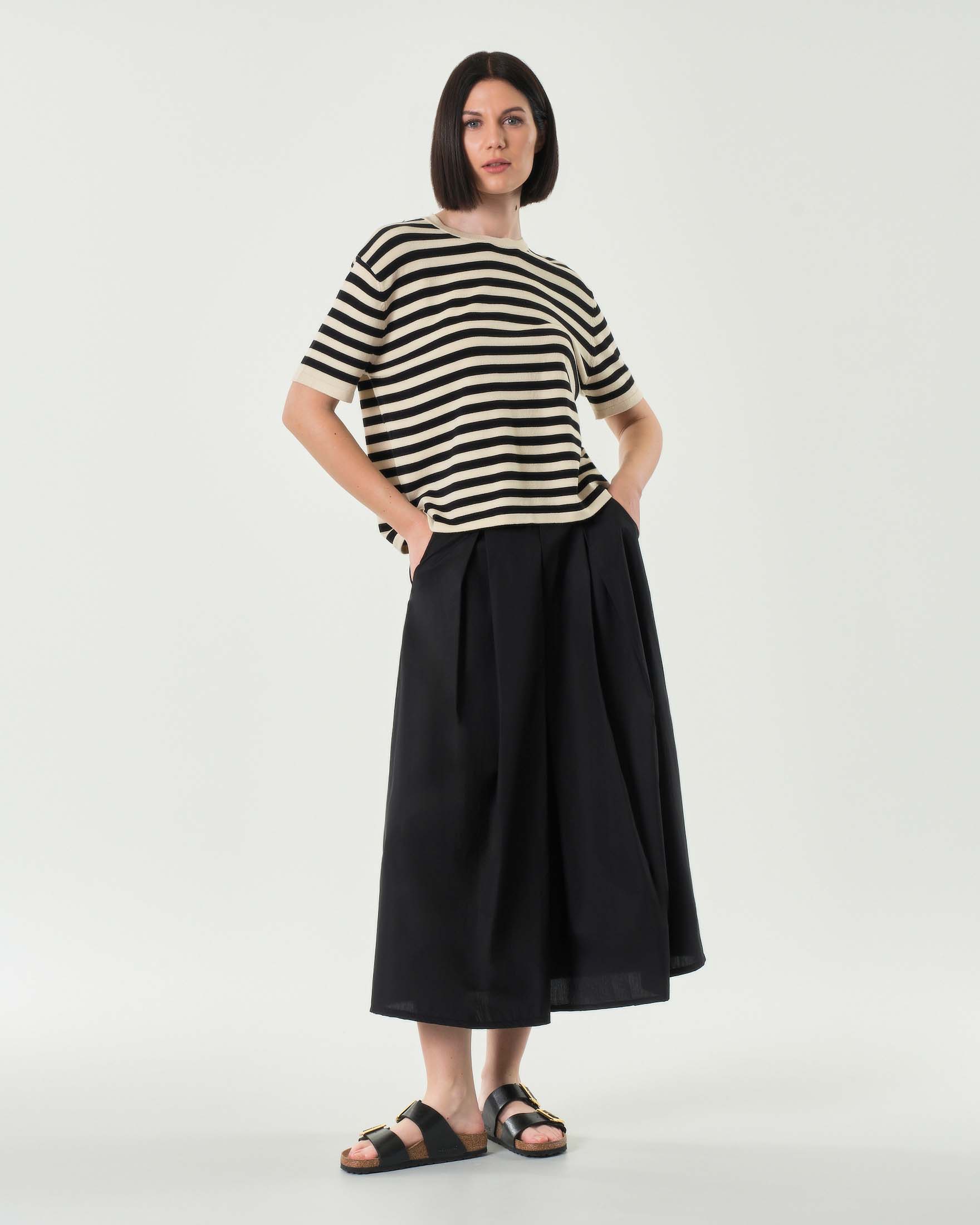 Maglia beige a righe nere in viscosa con maniche al gomito image