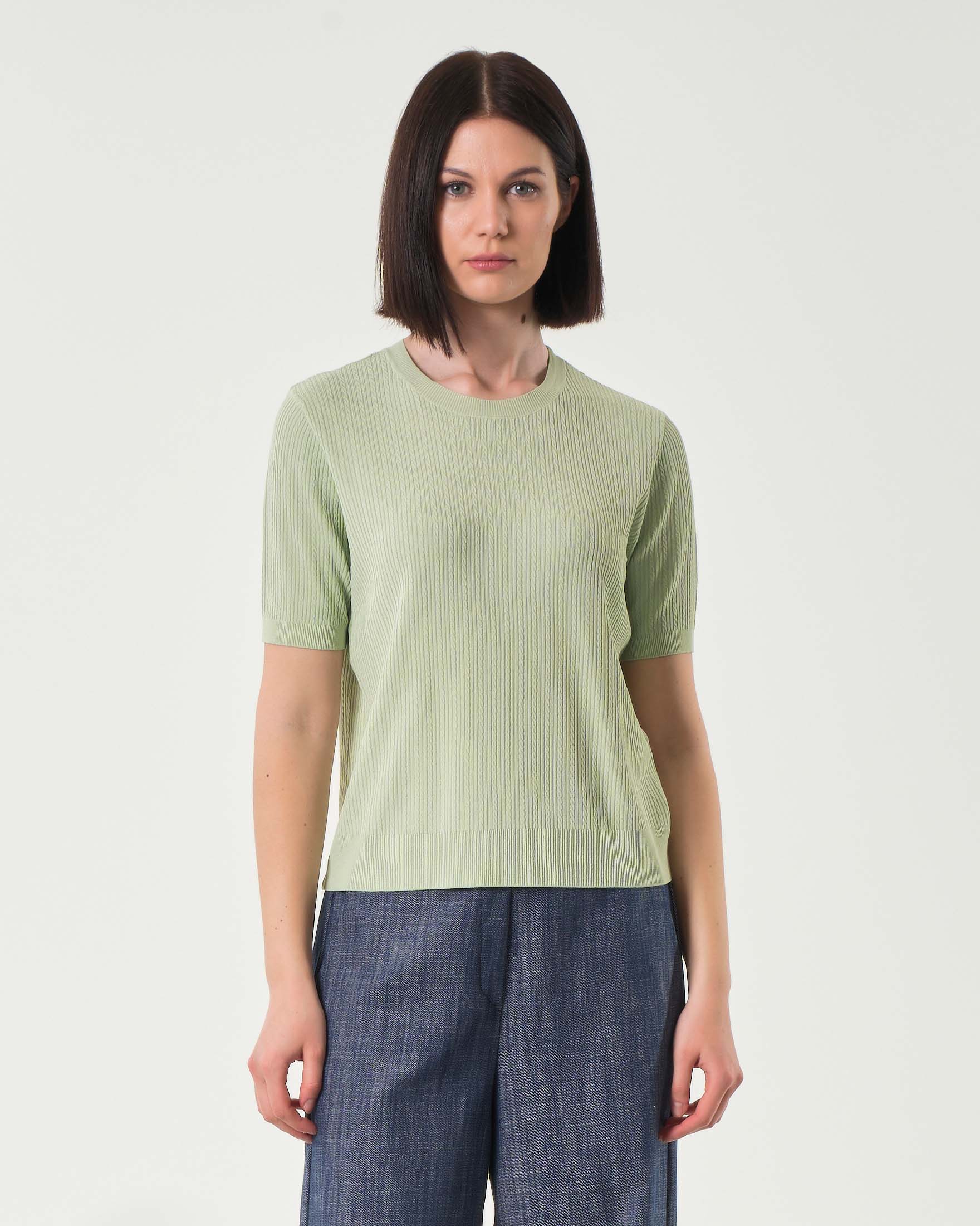 Maglia verde salvia in misto viscosa a treccine con maniche corte