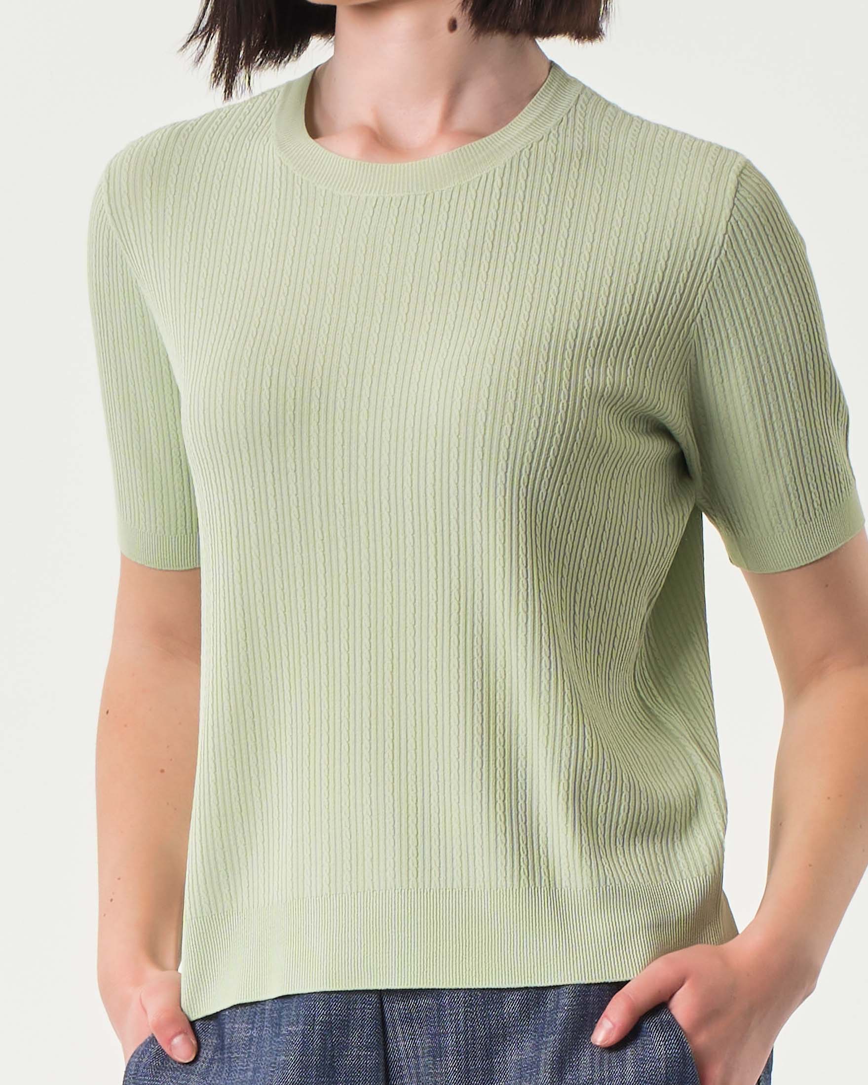 Maglia verde salvia in misto viscosa a treccine con maniche corte image