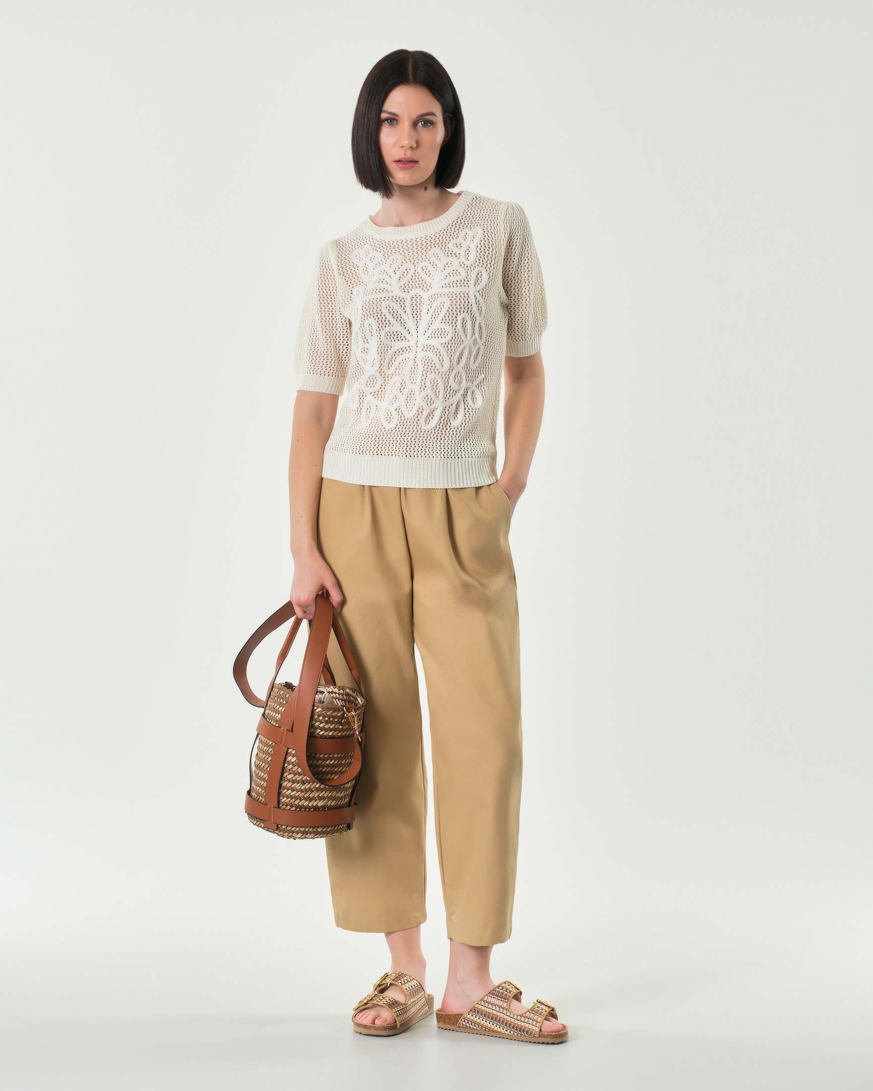 Maglia bianca a rete in misto cotone a rete con ricamo a rilievo tono su tono image