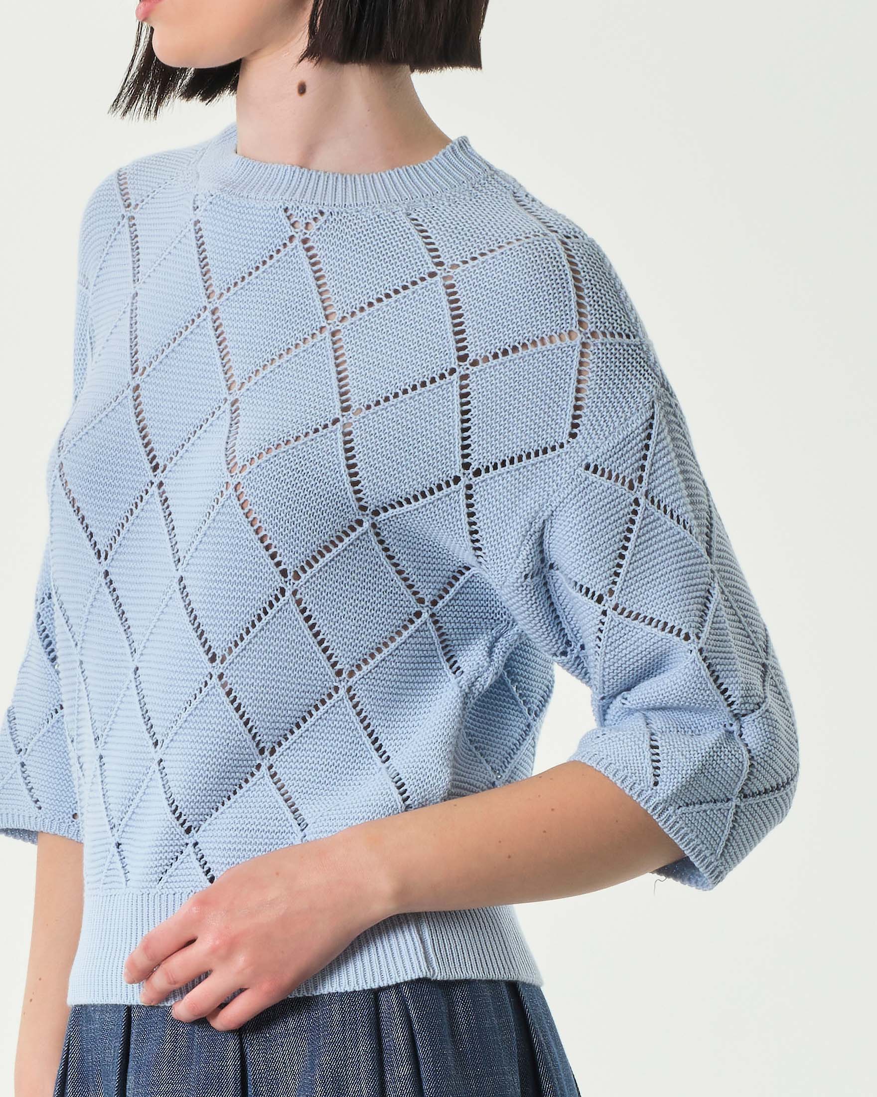 Maglia azzurra in misto cotone a lavorazione punzonata a rombi image