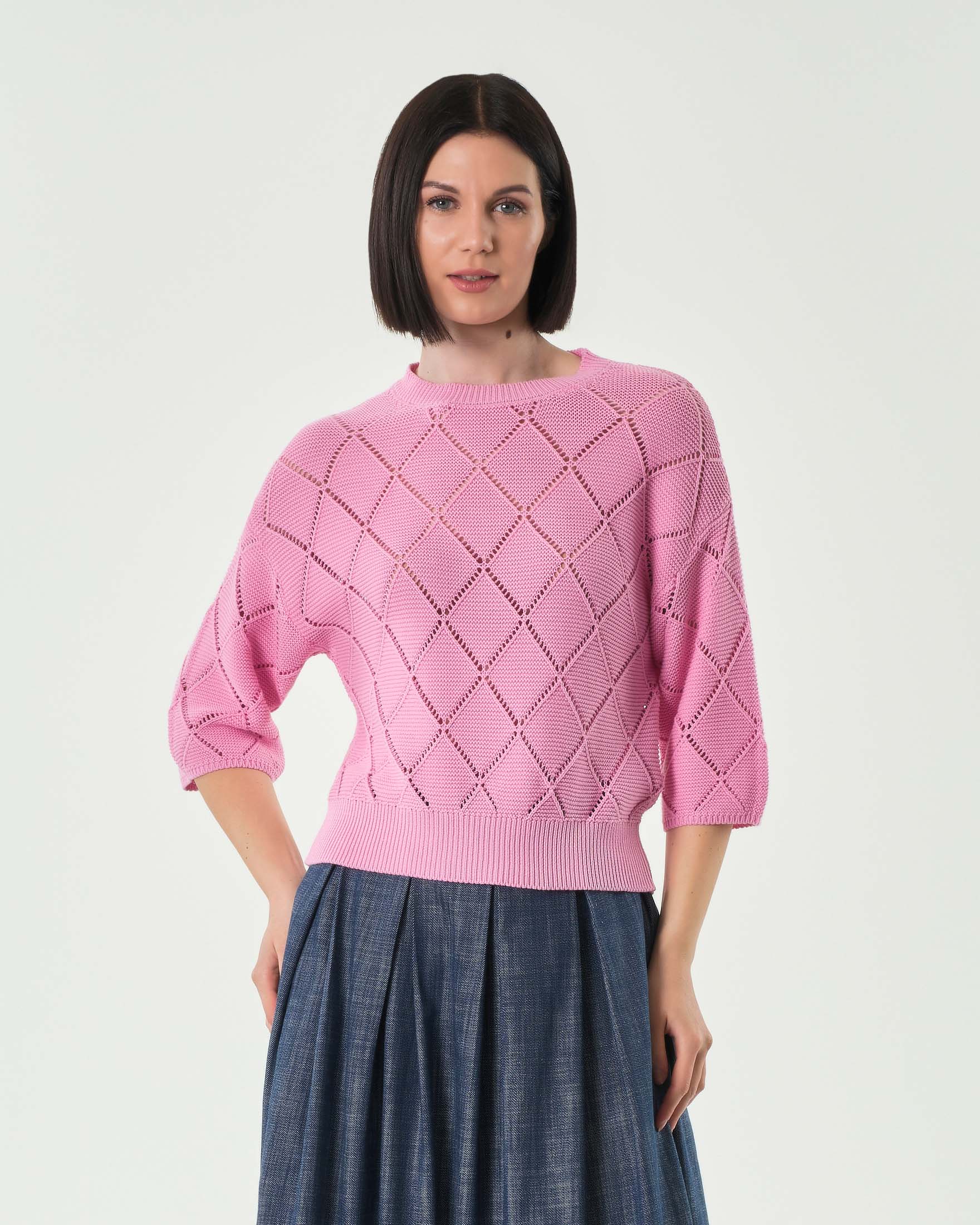 Maglia rosa in misto cotone a lavorazione punzonata a rombi