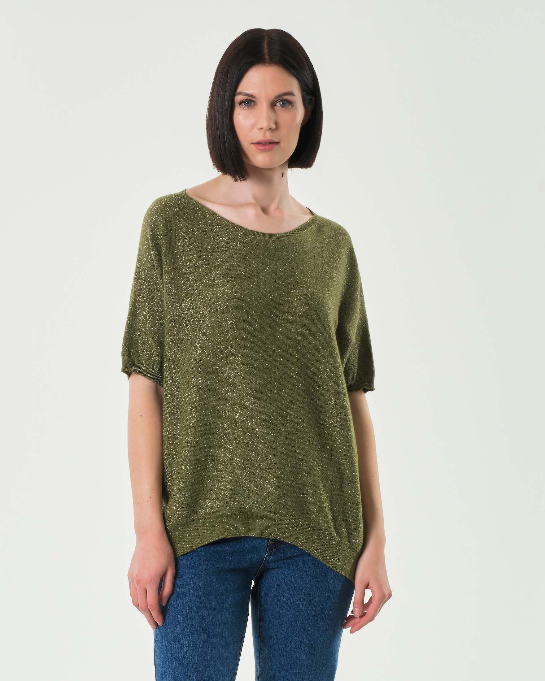Maglia over verde militare in misto viscosa con inserti in lurex oro e maniche al gomito