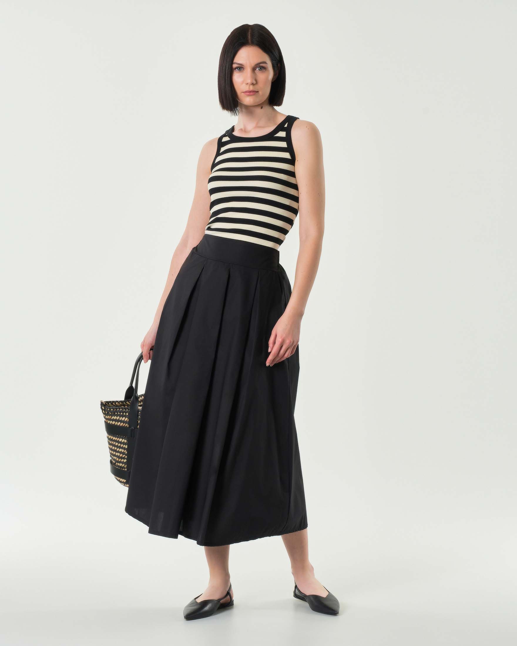 Tank top bianco a righe nere in viscosa e cotone a costine image